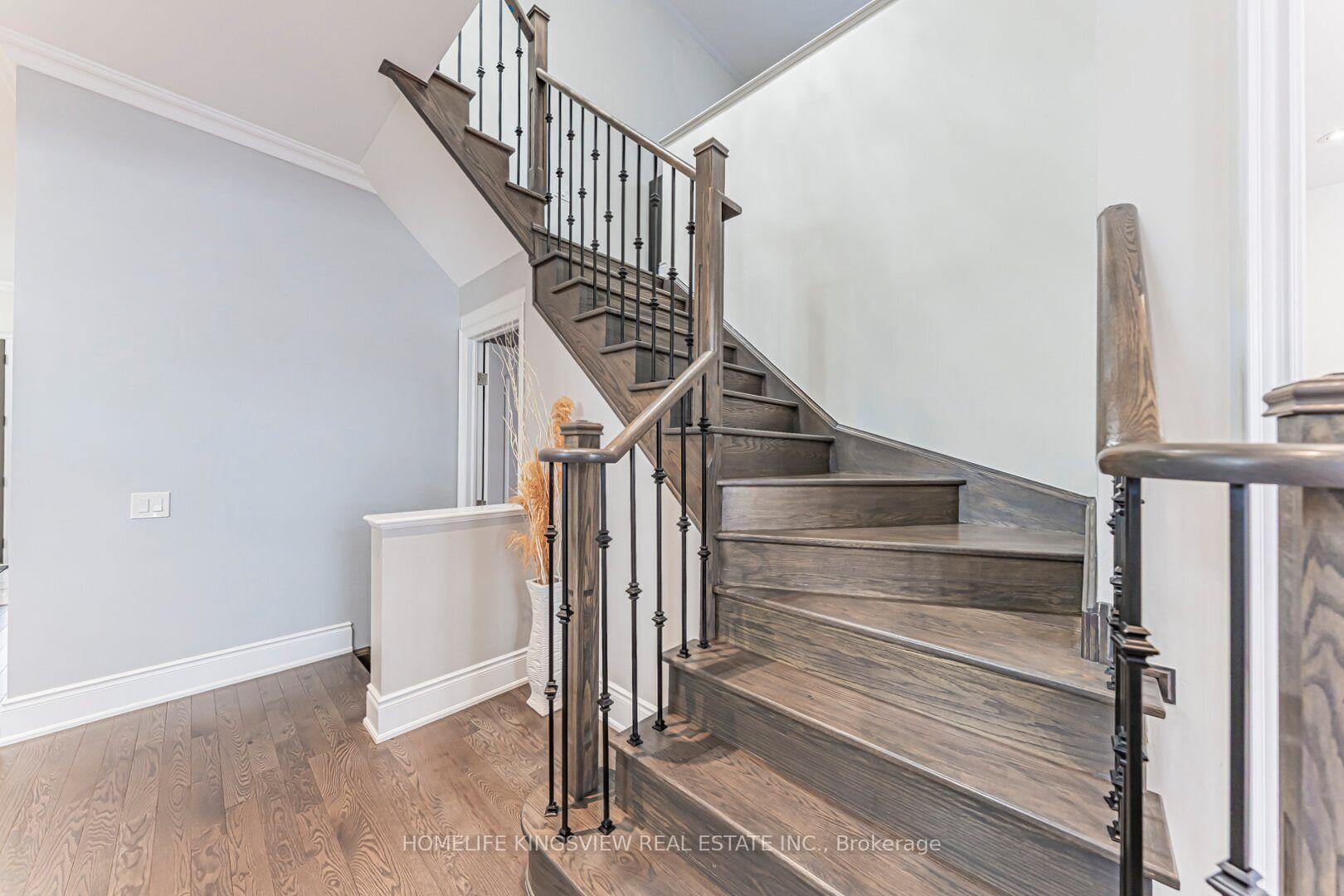 Photo 25 of 61 Ross Vennare Crescent, Vaughan, Kleinburg — HOMEH