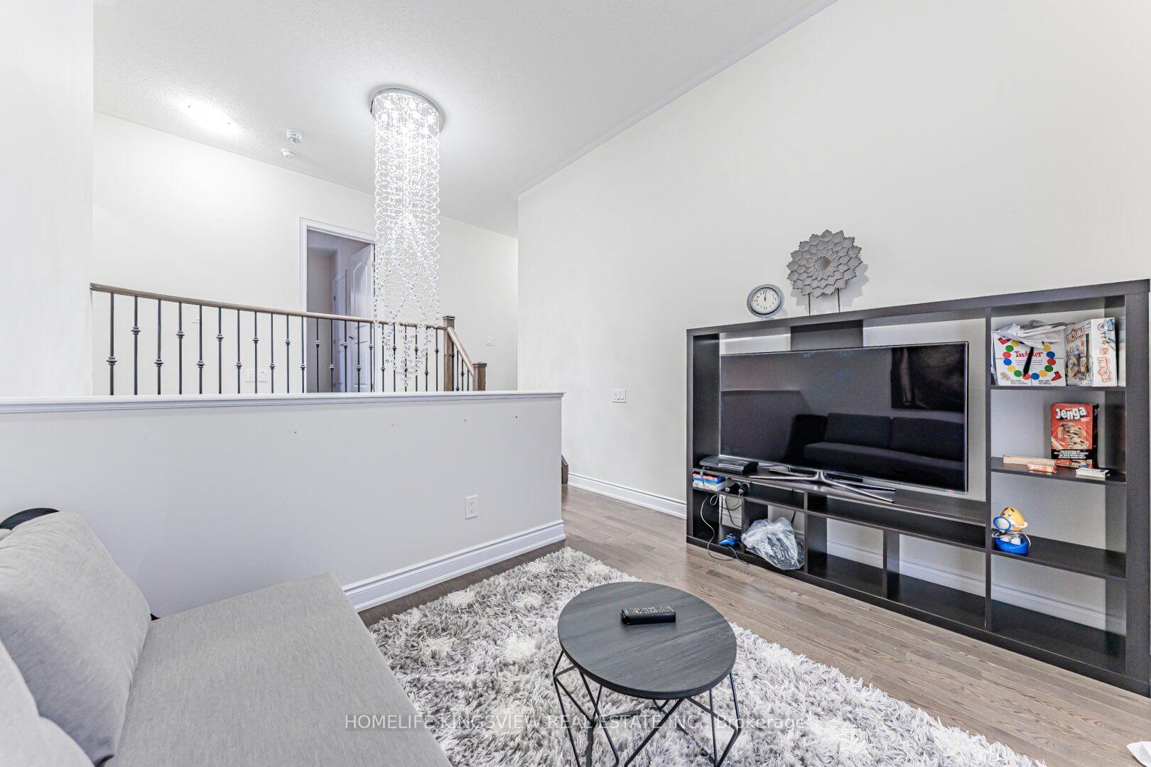 Photo 28 of 61 Ross Vennare Crescent, Vaughan, Kleinburg — HOMEH