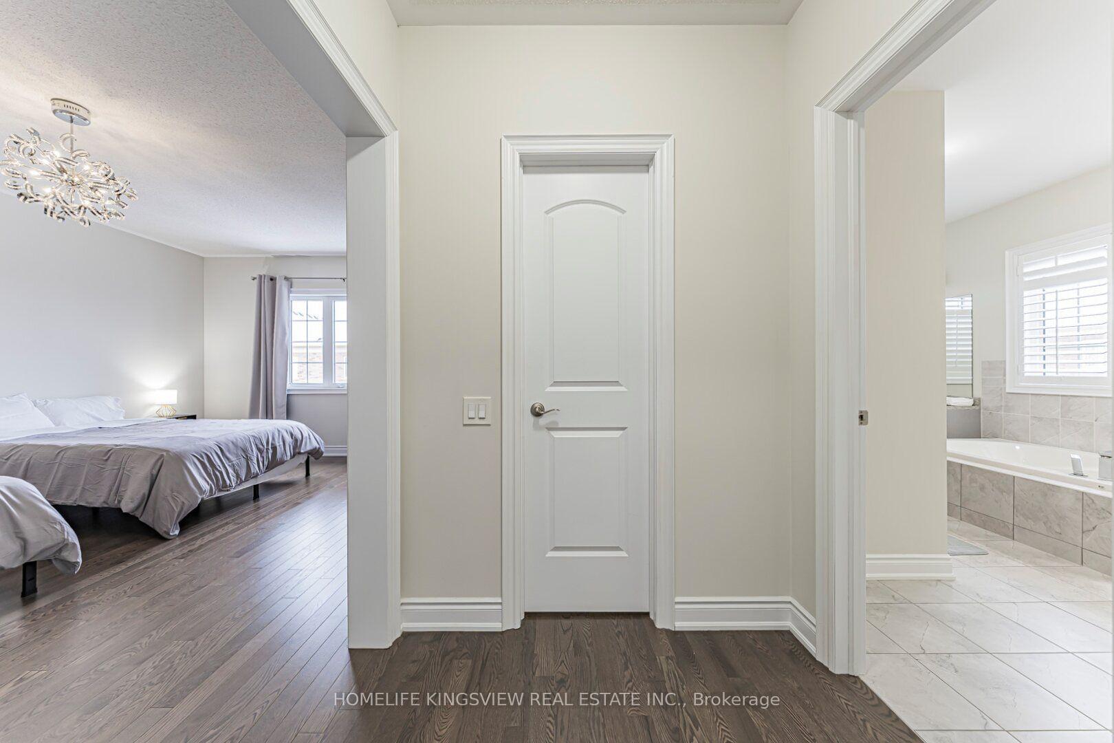 Photo 29 of 61 Ross Vennare Crescent, Vaughan, Kleinburg — HOMEH