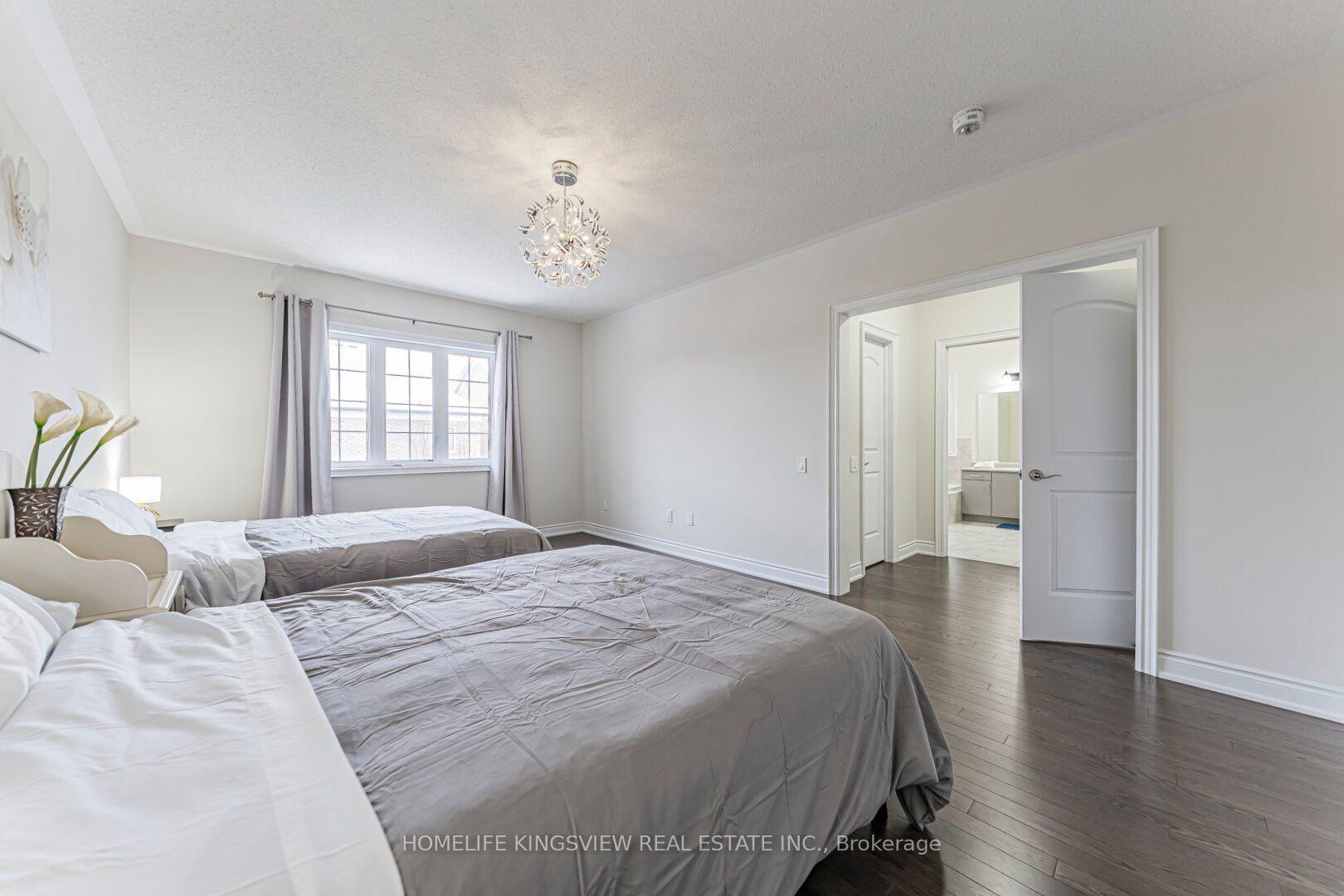Photo 31 of 61 Ross Vennare Crescent, Vaughan, Kleinburg — HOMEH