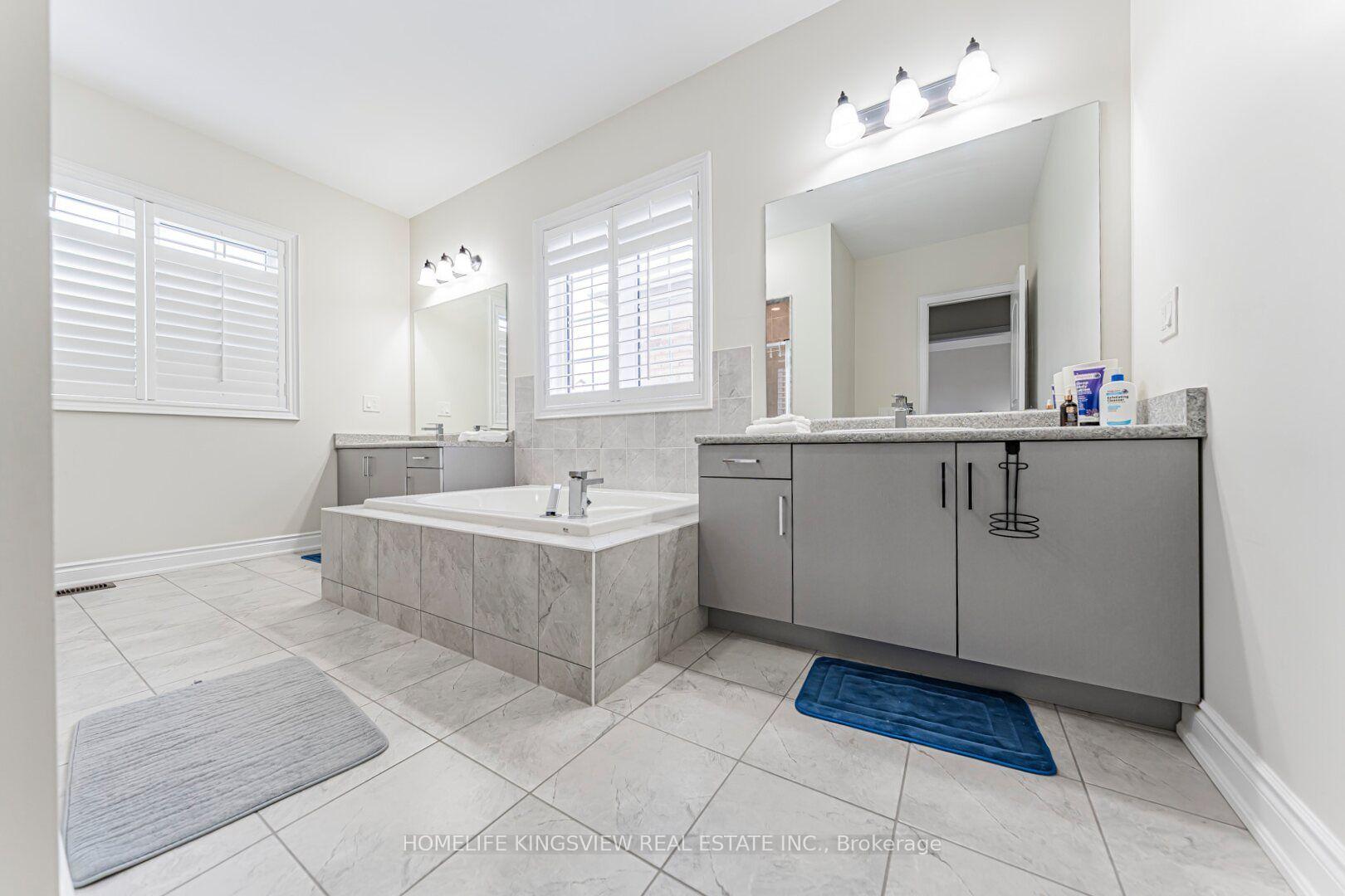 Photo 34 of 61 Ross Vennare Crescent, Vaughan, Kleinburg — HOMEH