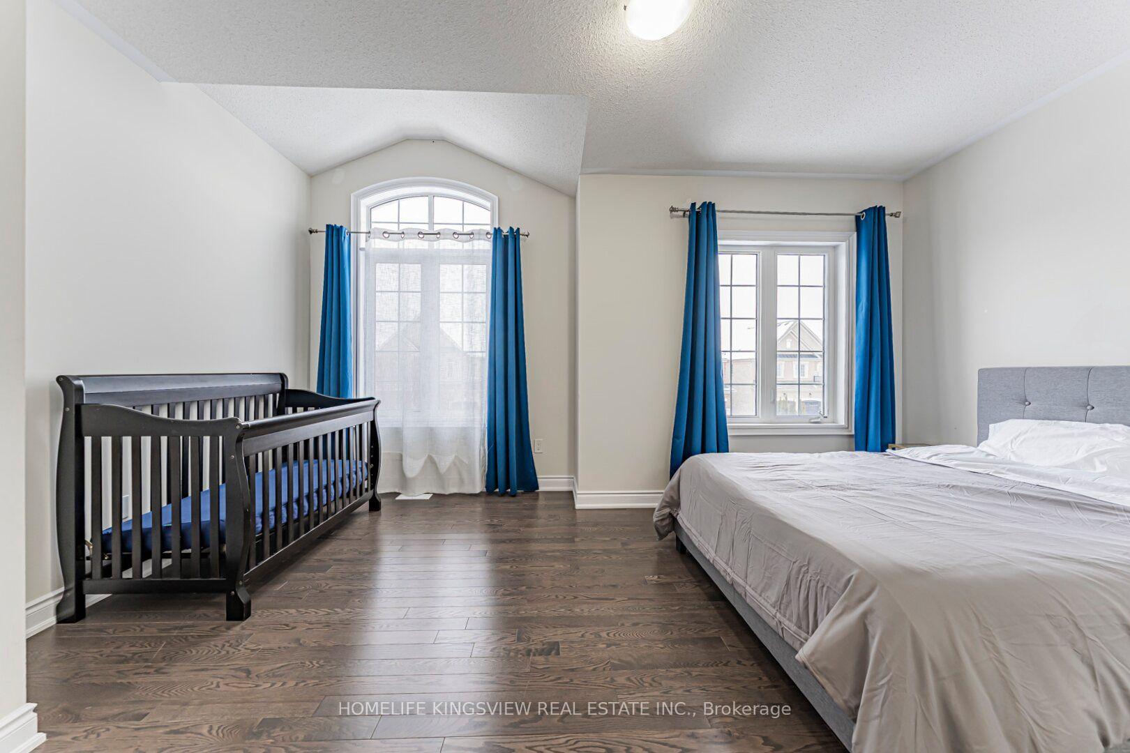 Photo 41 of 61 Ross Vennare Crescent, Vaughan, Kleinburg — HOMEH