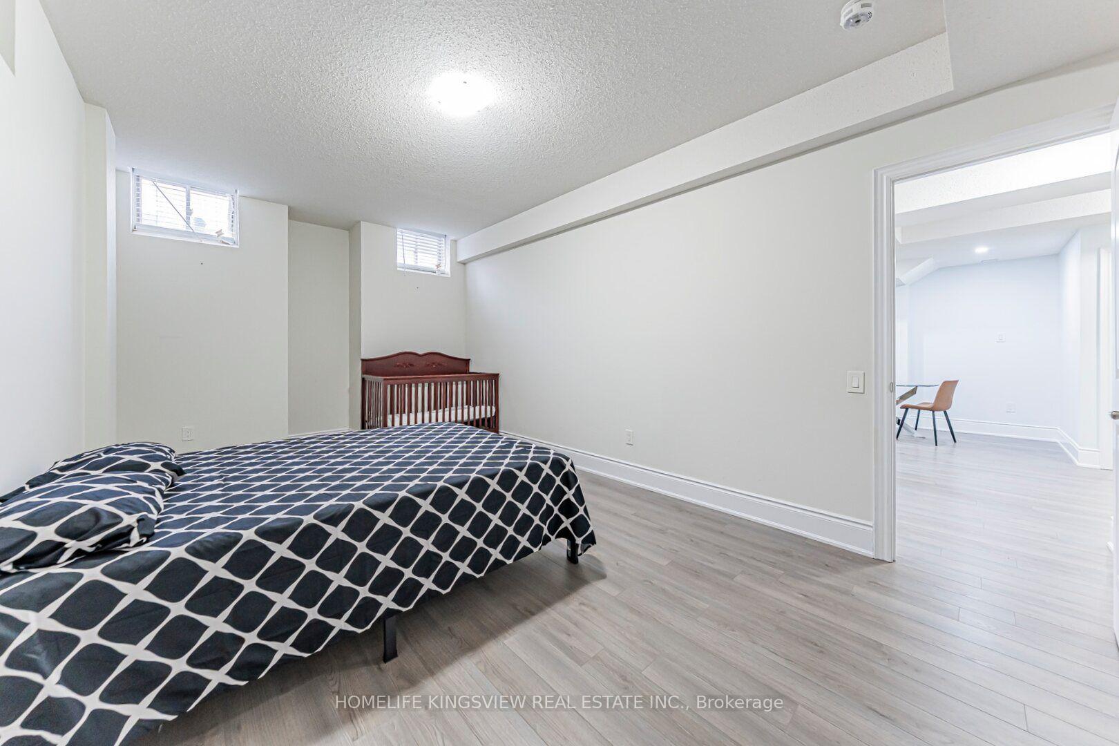 Photo 45 of 61 Ross Vennare Crescent, Vaughan, Kleinburg — HOMEH