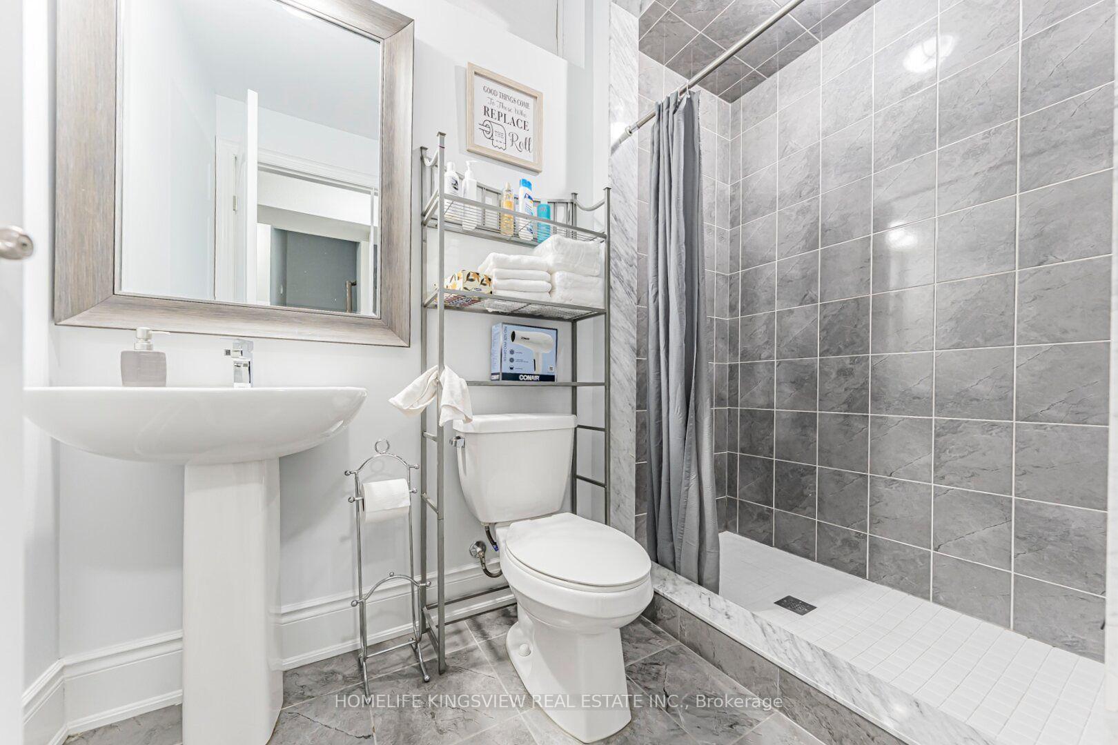 Photo 46 of 61 Ross Vennare Crescent, Vaughan, Kleinburg — HOMEH