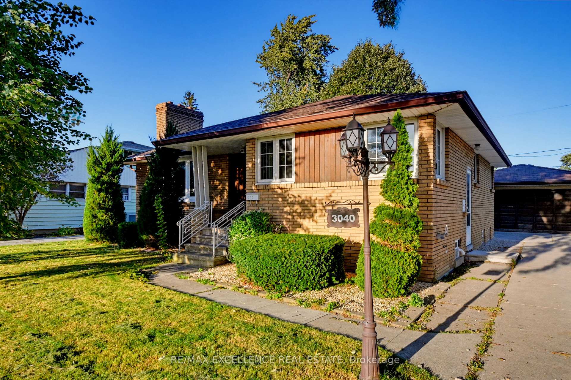 Photo of 3040 Woodlawn Avenue