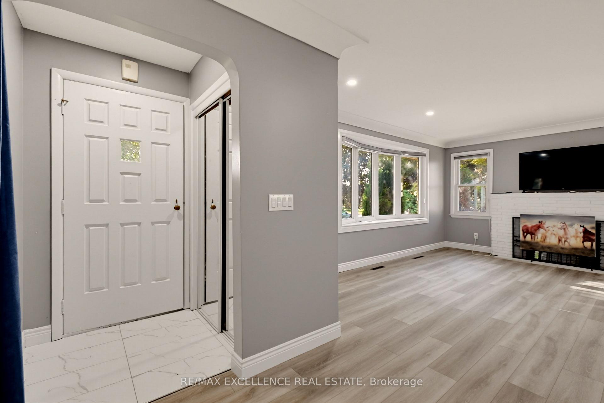 Photo 5 of 3040 Woodlawn Avenue, Windsor, Remington Park — HOMEH
