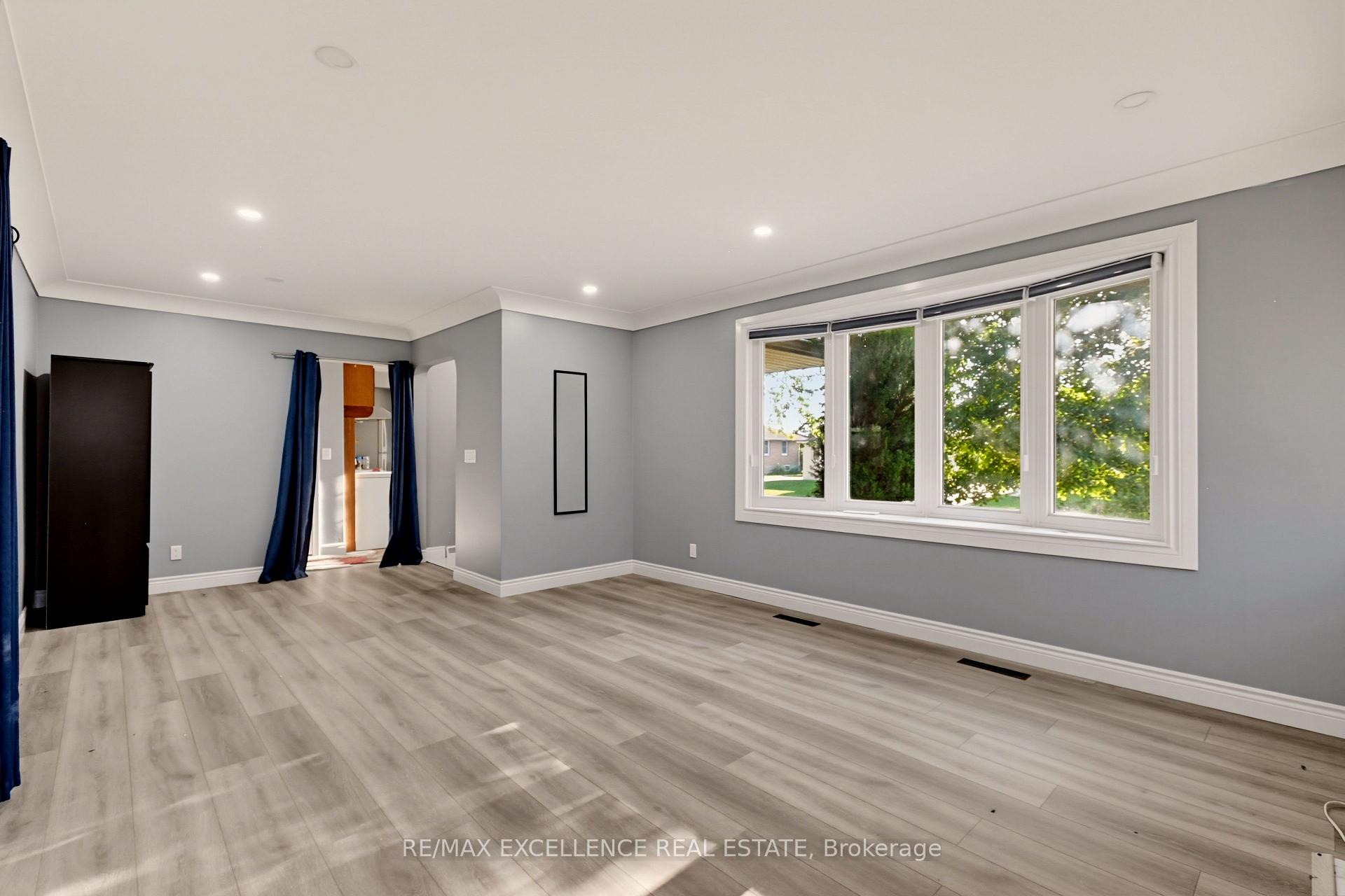 Photo 9 of 3040 Woodlawn Avenue, Windsor, Remington Park — HOMEH