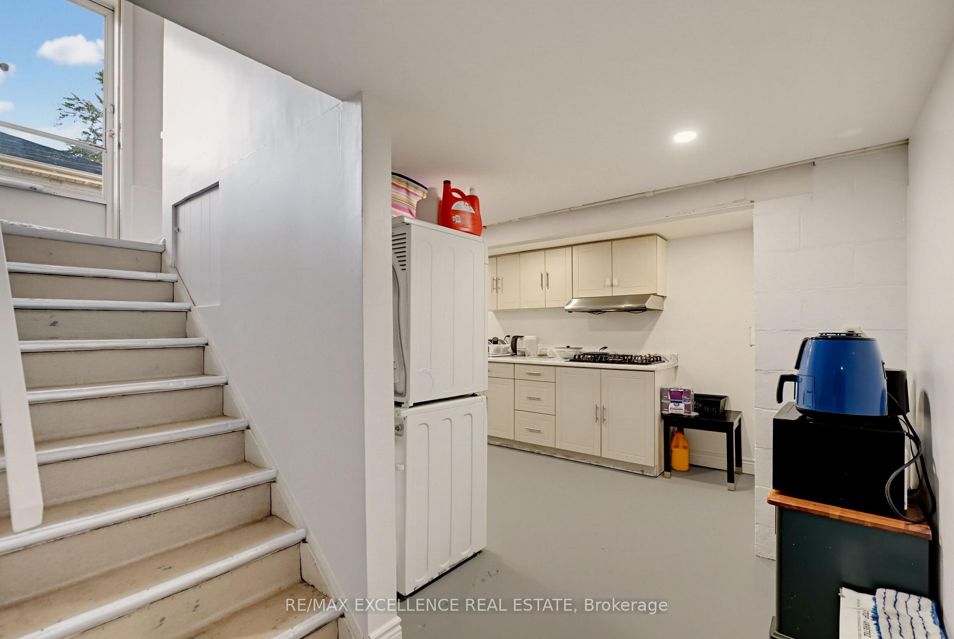 Photo 25 of 3040 Woodlawn Avenue, Windsor, Remington Park — HOMEH