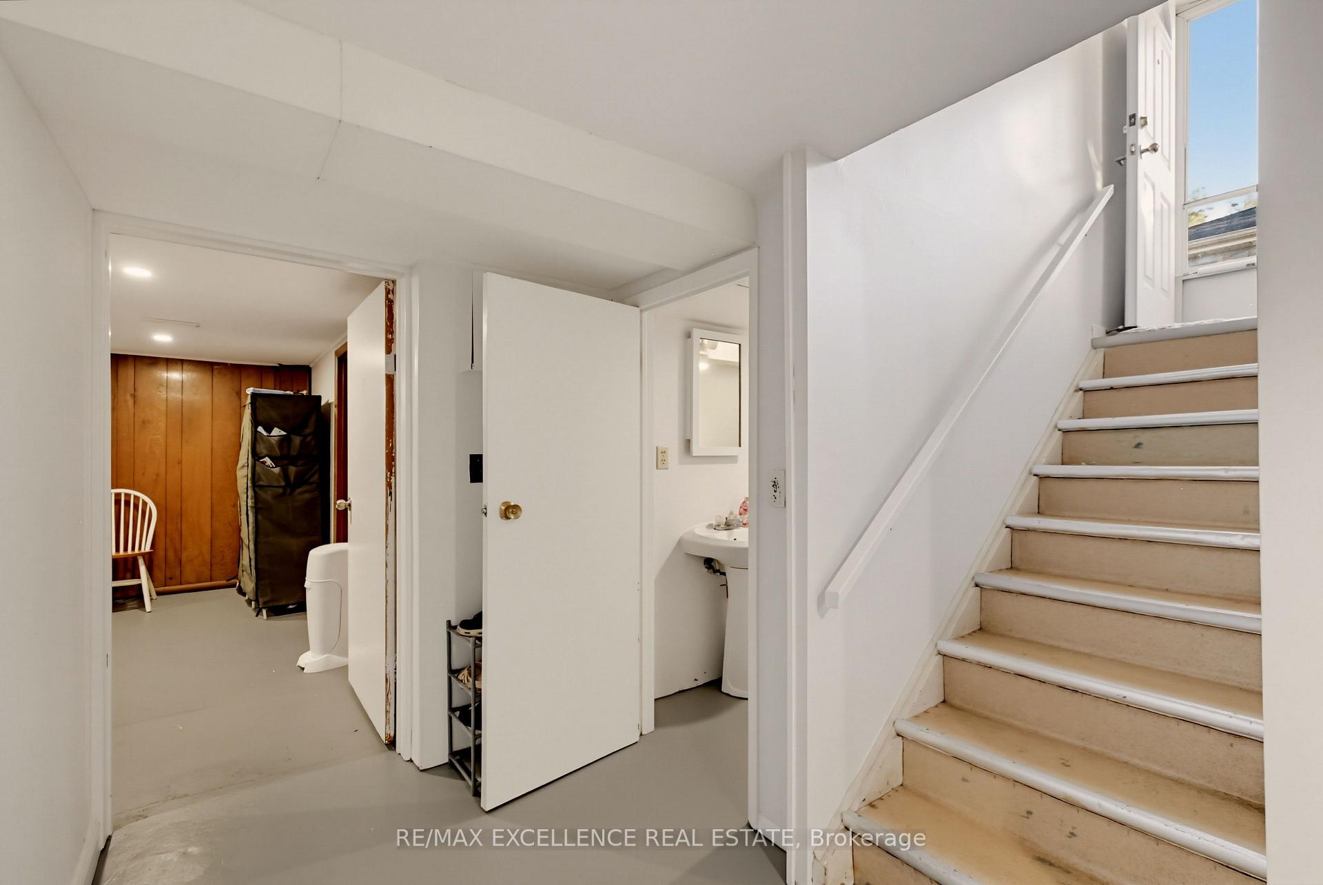 Photo 29 of 3040 Woodlawn Avenue, Windsor, Remington Park — HOMEH