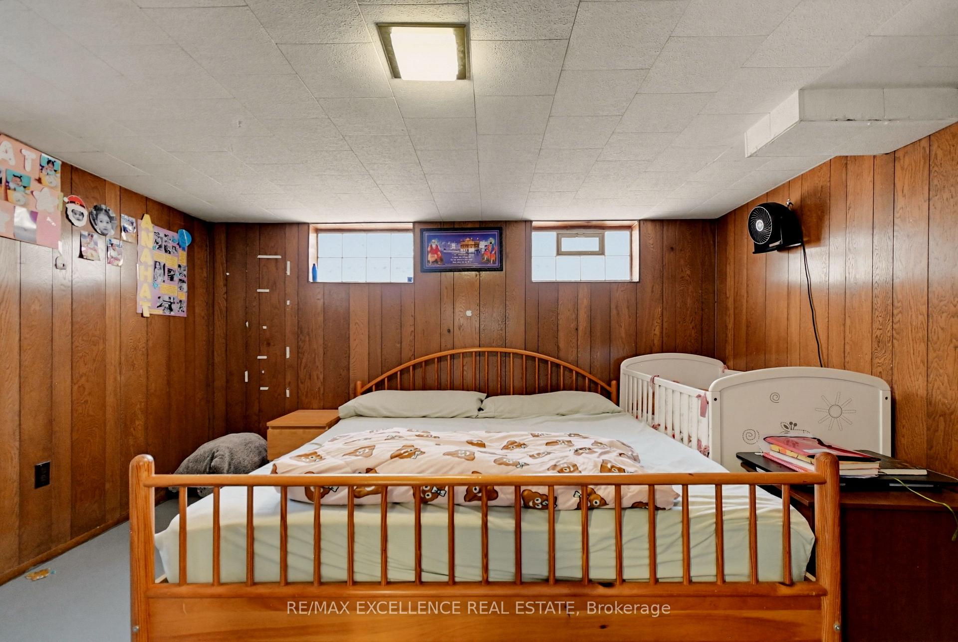 Photo 33 of 3040 Woodlawn Avenue, Windsor, Remington Park — HOMEH