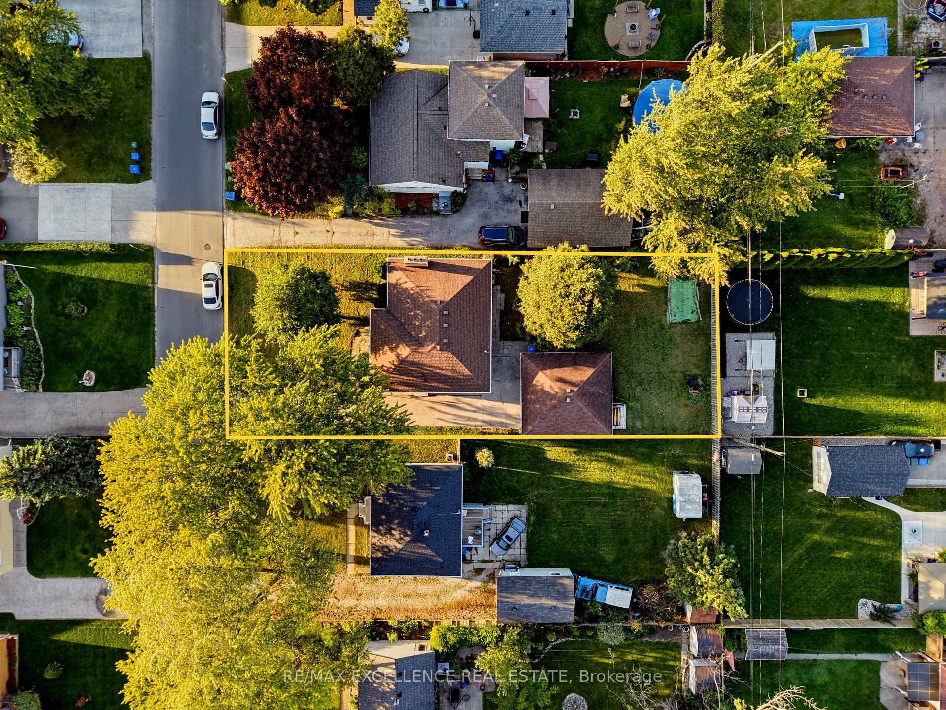 Photo 44 of 3040 Woodlawn Avenue, Windsor, Remington Park — HOMEH