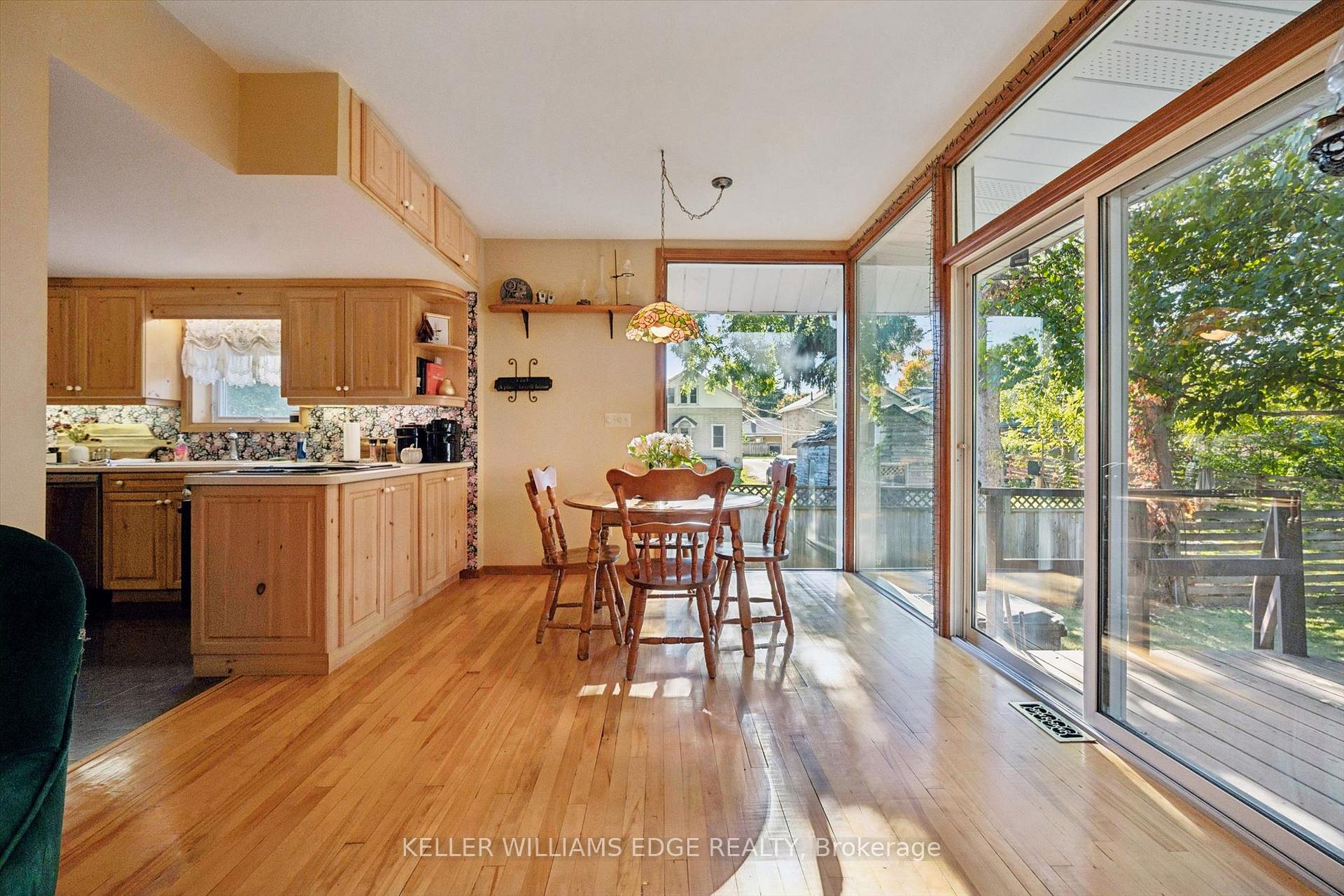 Photo 16 of 199 1/2 Dundas Lane, Cambridge, Alison — HOMEH