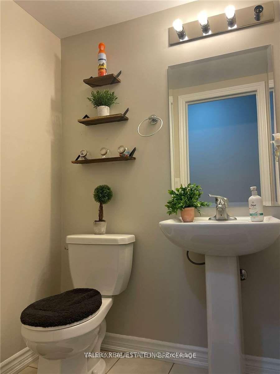 Photo 4 of Unit 4, 701 Homer Watson Boulevard, Kitchener, Country Hills East — HOMEH