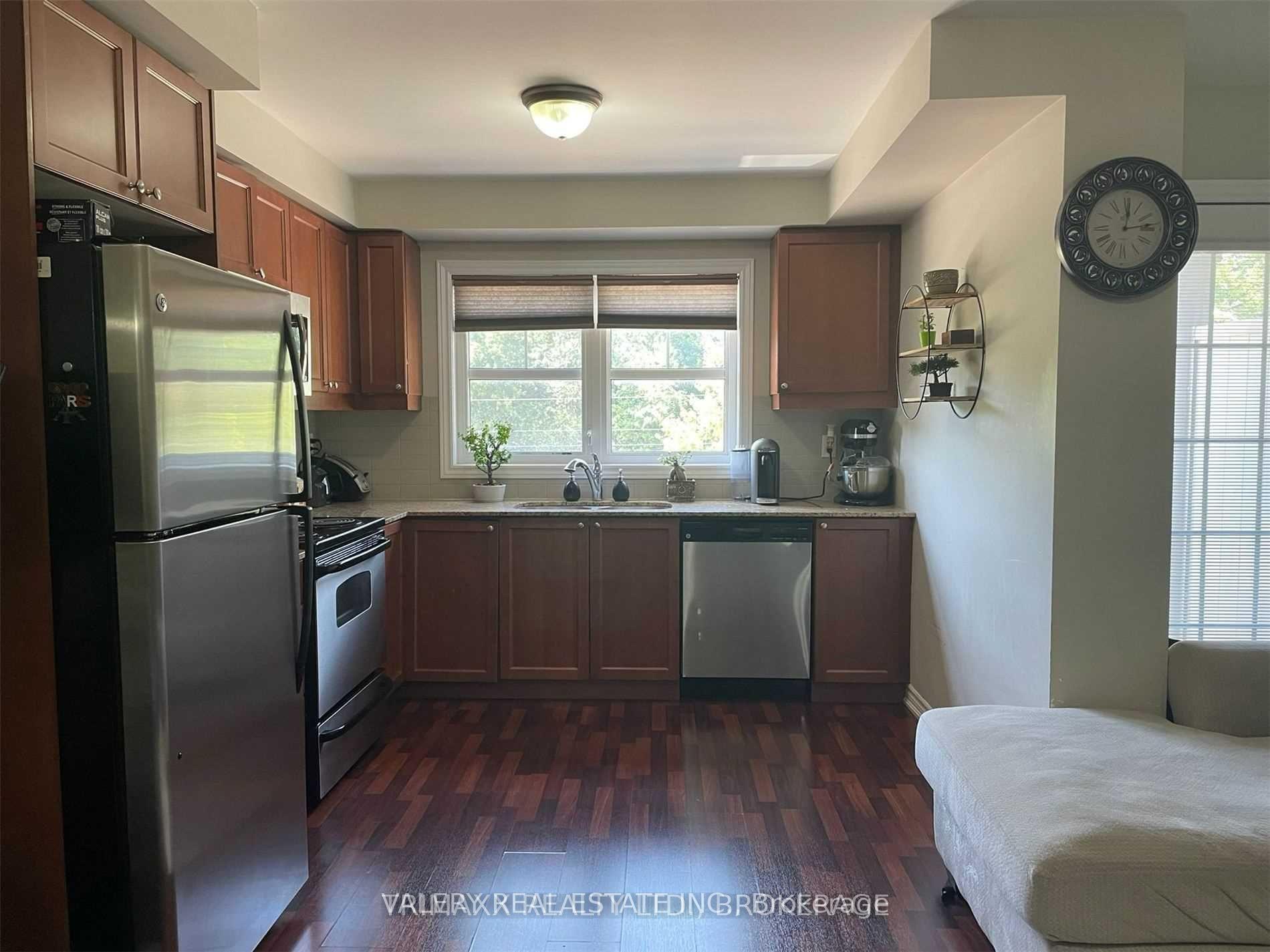 Photo 7 of Unit 4, 701 Homer Watson Boulevard, Kitchener, Country Hills East — HOMEH