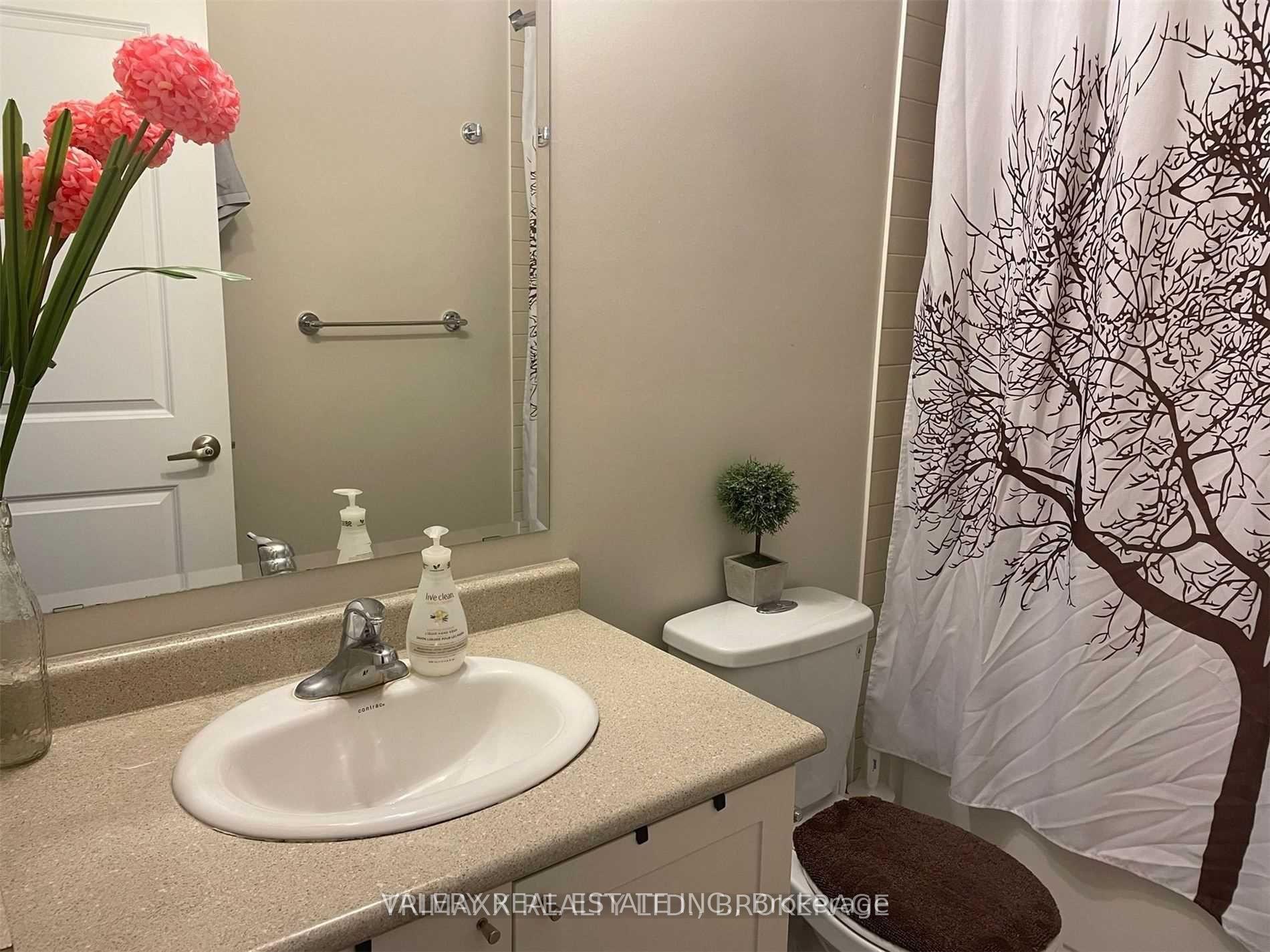 Photo 9 of Unit 4, 701 Homer Watson Boulevard, Kitchener, Country Hills East — HOMEH