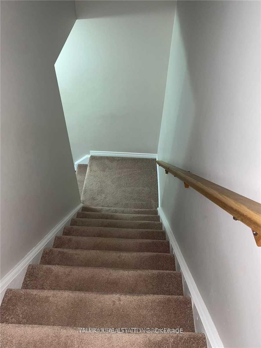 Photo 12 of Unit 4, 701 Homer Watson Boulevard, Kitchener, Country Hills East — HOMEH