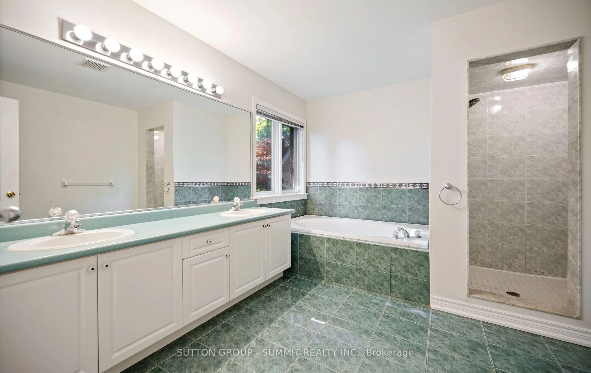 Photo 26 of 2947 Hammond Road, Mississauga, Sheridan — HOMEH