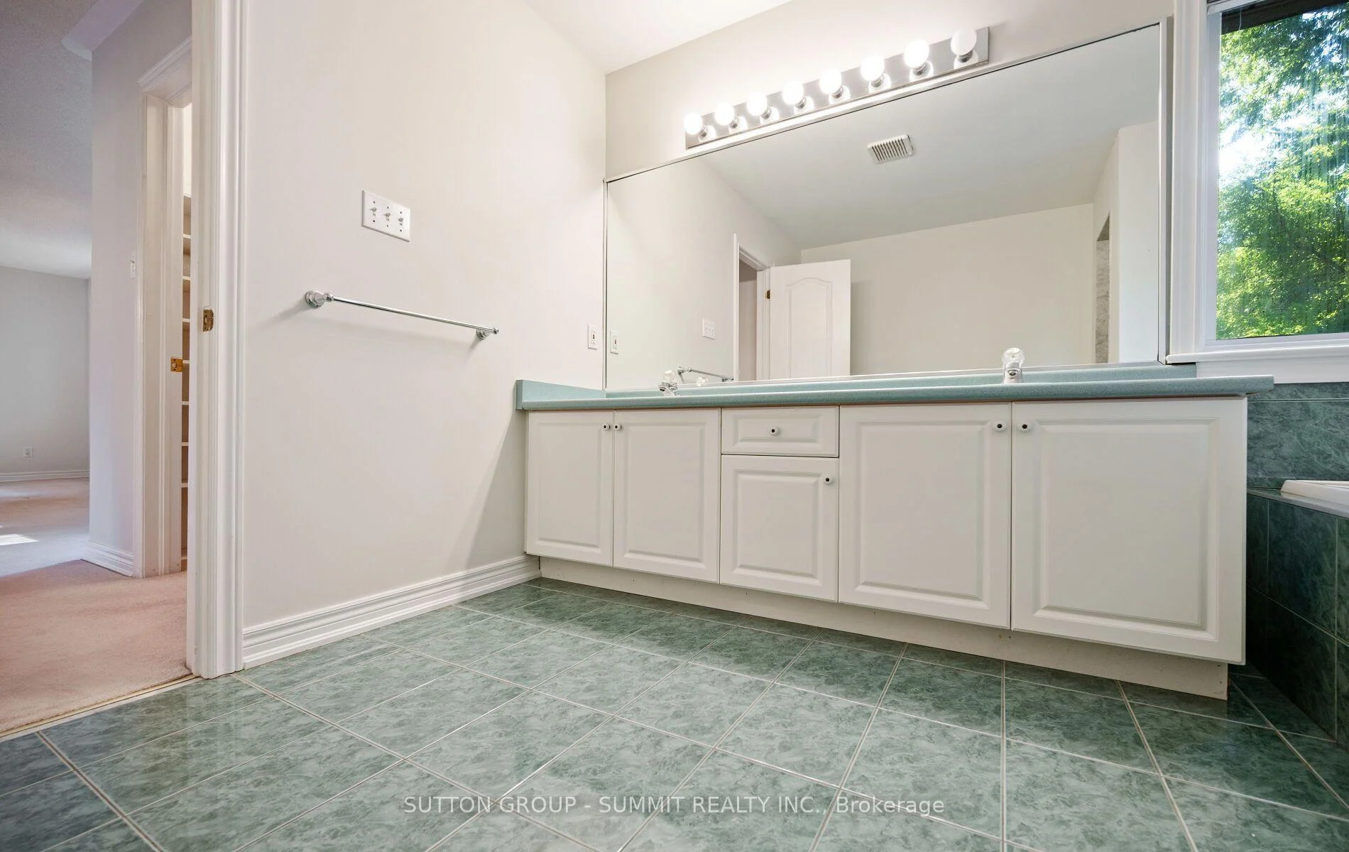 Photo 33 of 2947 Hammond Road, Mississauga, Sheridan — HOMEH