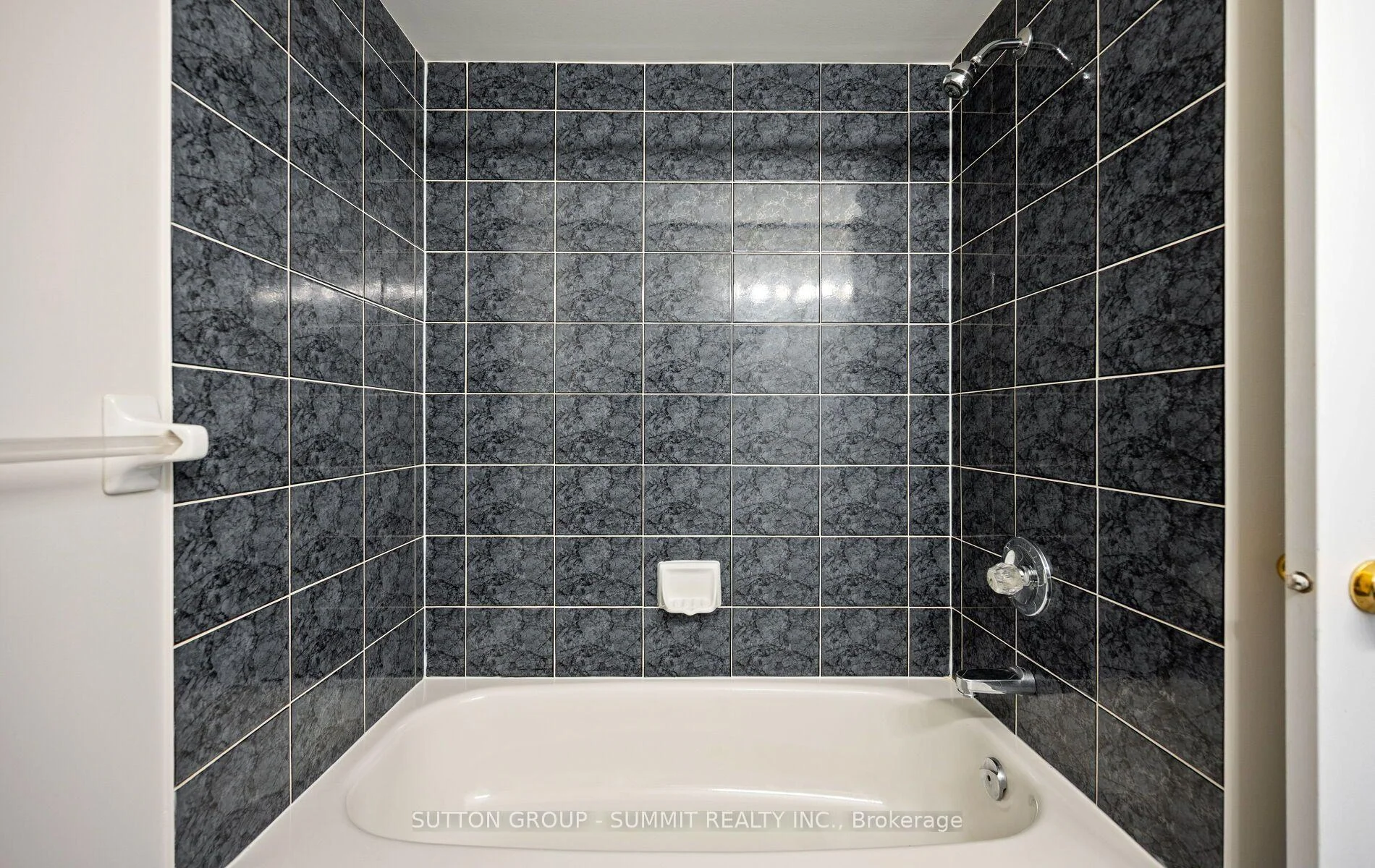 Photo 56 of 2947 Hammond Road, Mississauga, Sheridan — HOMEH