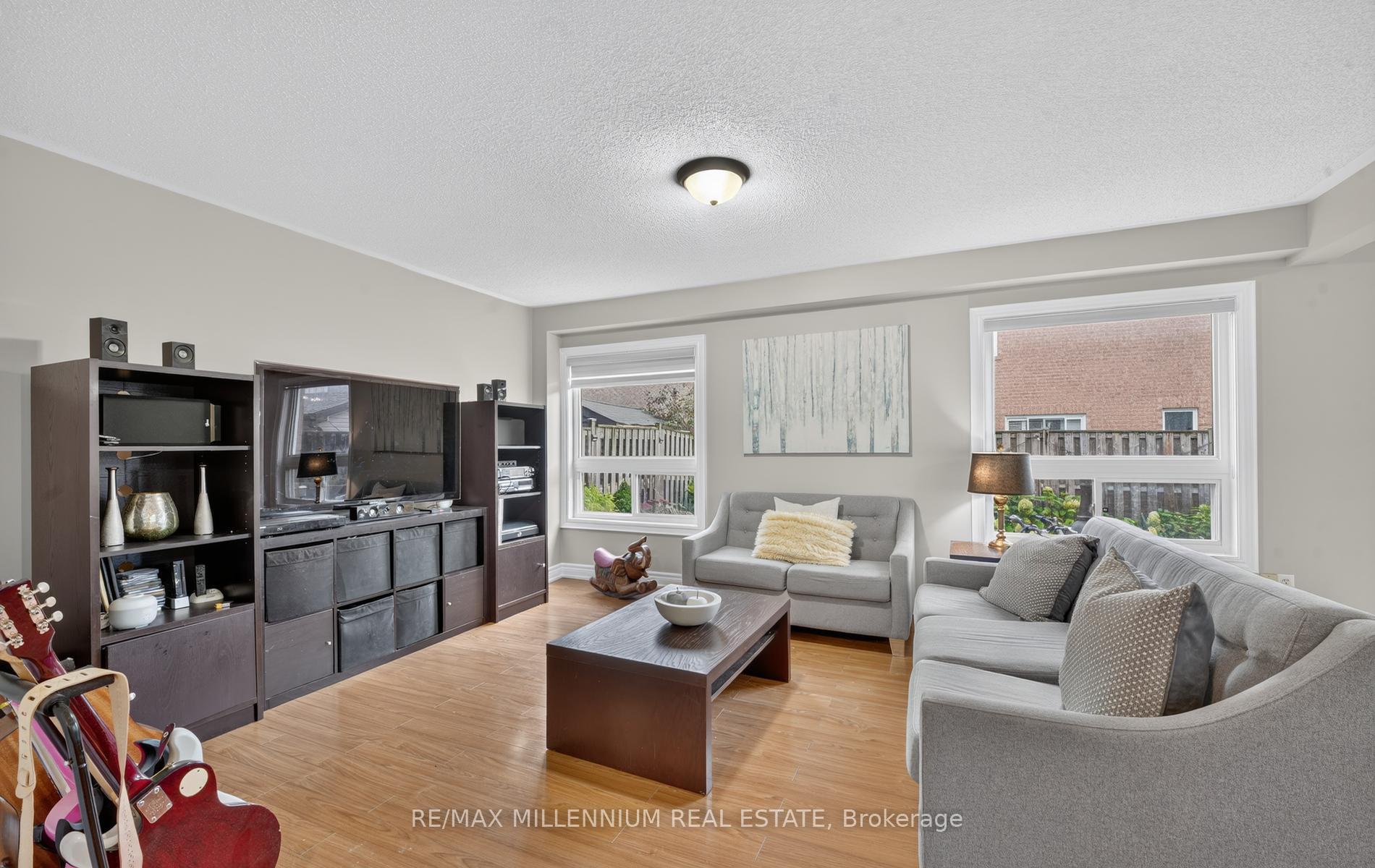 Photo 8 of 262 Brisdale Drive W, Brampton, Fletcher's Meadow — HOMEH