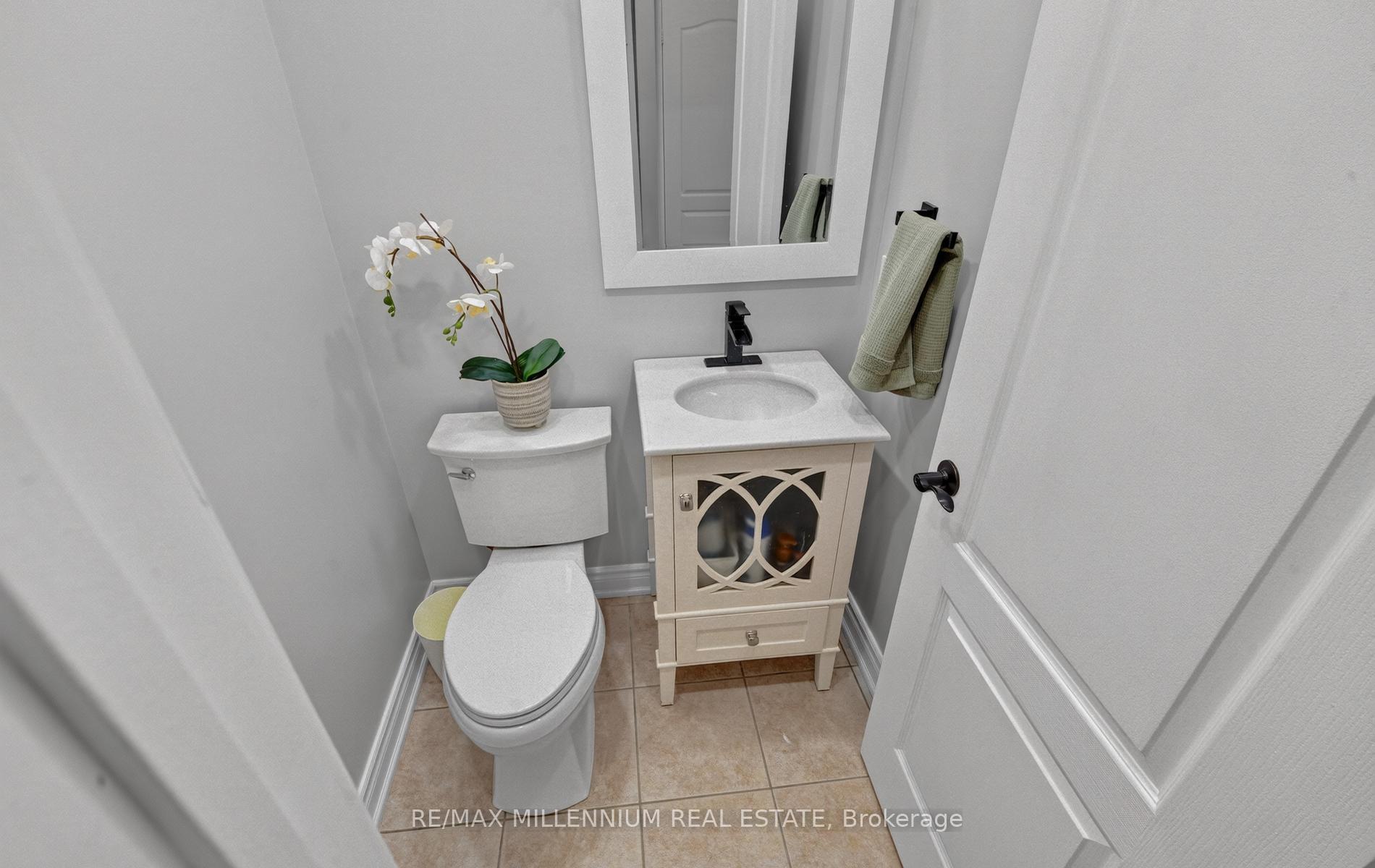 Photo 11 of 262 Brisdale Drive W, Brampton, Fletcher's Meadow — HOMEH