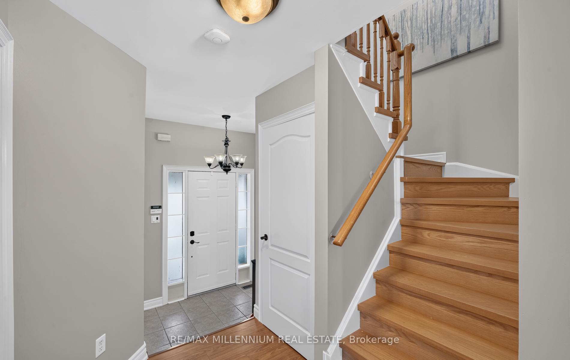 Photo 13 of 262 Brisdale Drive W, Brampton, Fletcher's Meadow — HOMEH