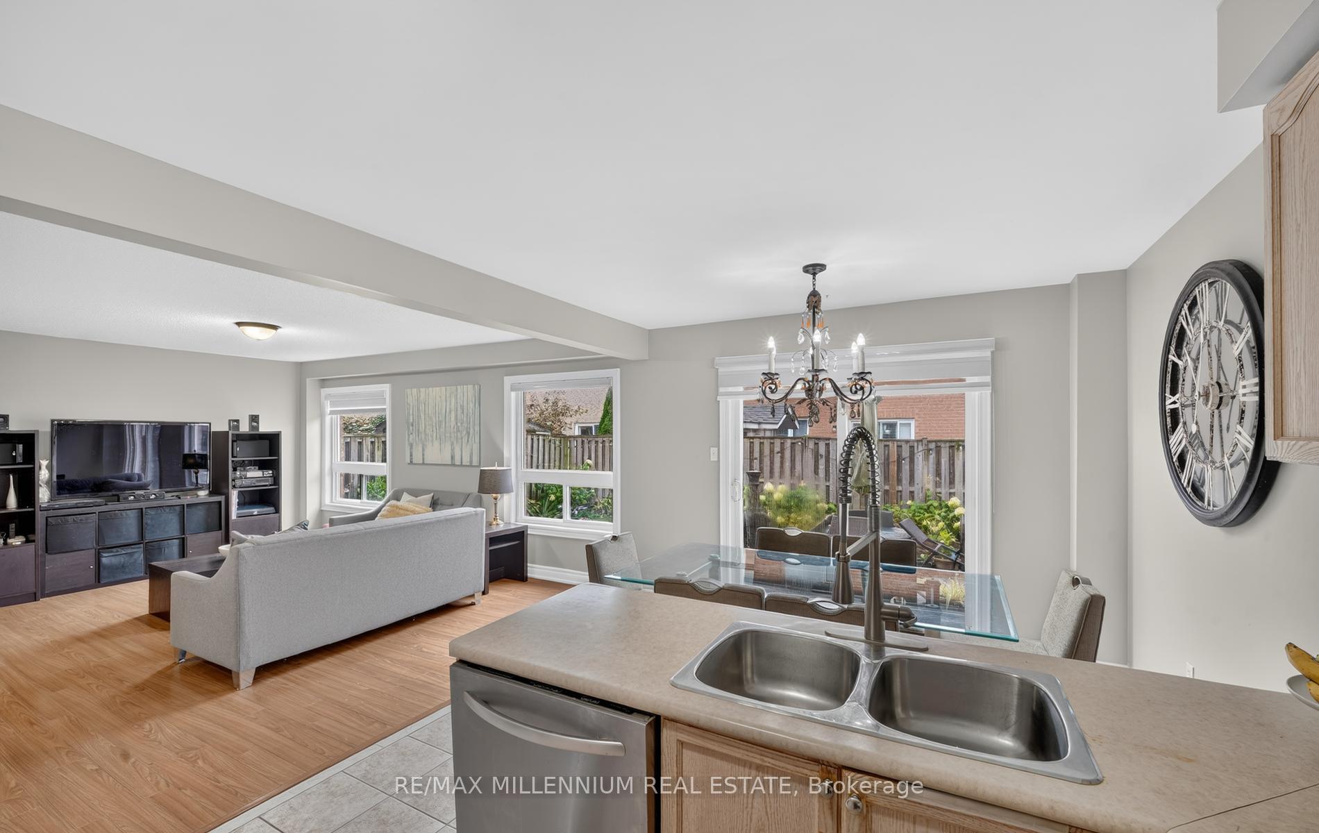 Photo 15 of 262 Brisdale Drive W, Brampton, Fletcher's Meadow — HOMEH