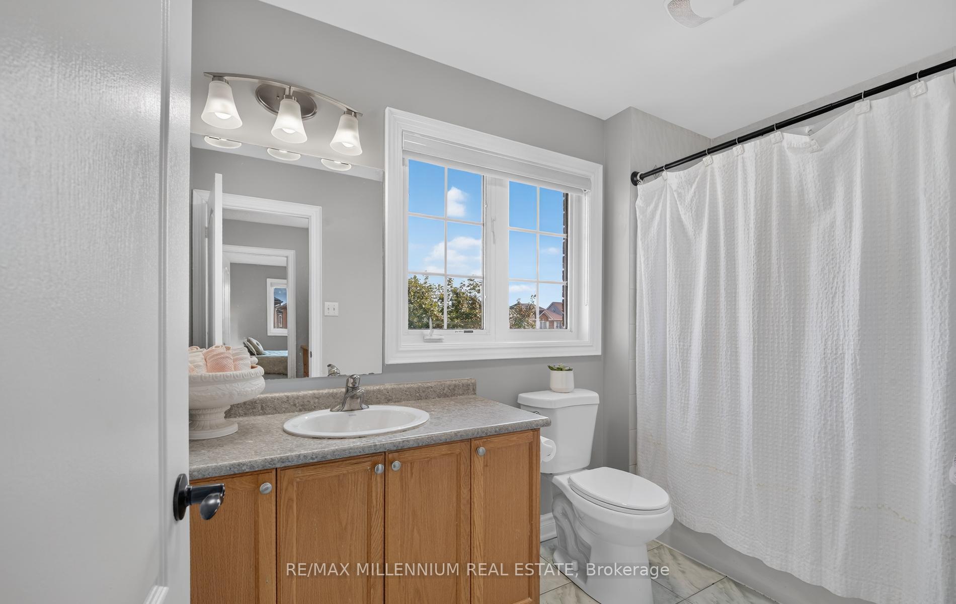 Photo 19 of 262 Brisdale Drive W, Brampton, Fletcher's Meadow — HOMEH