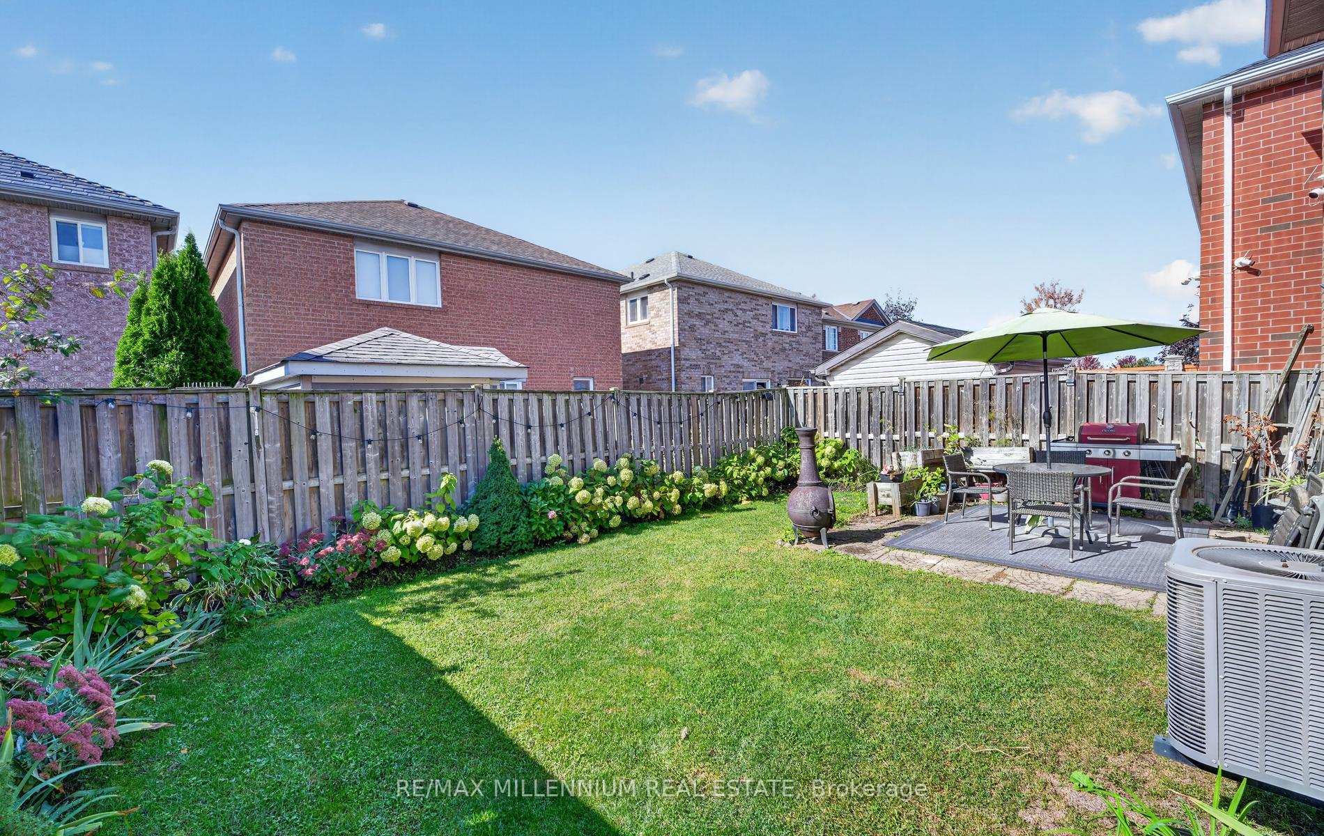 Photo 32 of 262 Brisdale Drive W, Brampton, Fletcher's Meadow — HOMEH