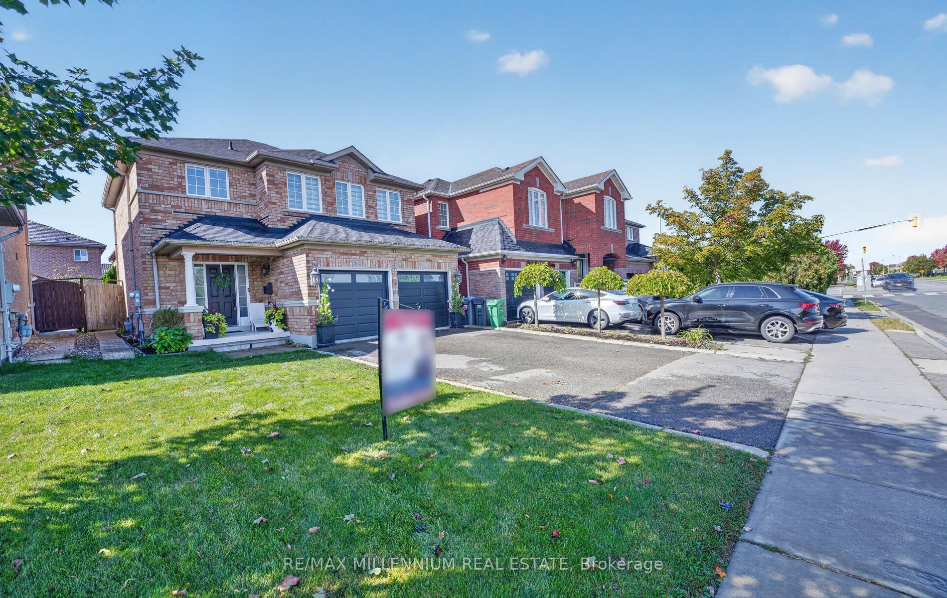 Photo 33 of 262 Brisdale Drive W, Brampton, Fletcher's Meadow — HOMEH