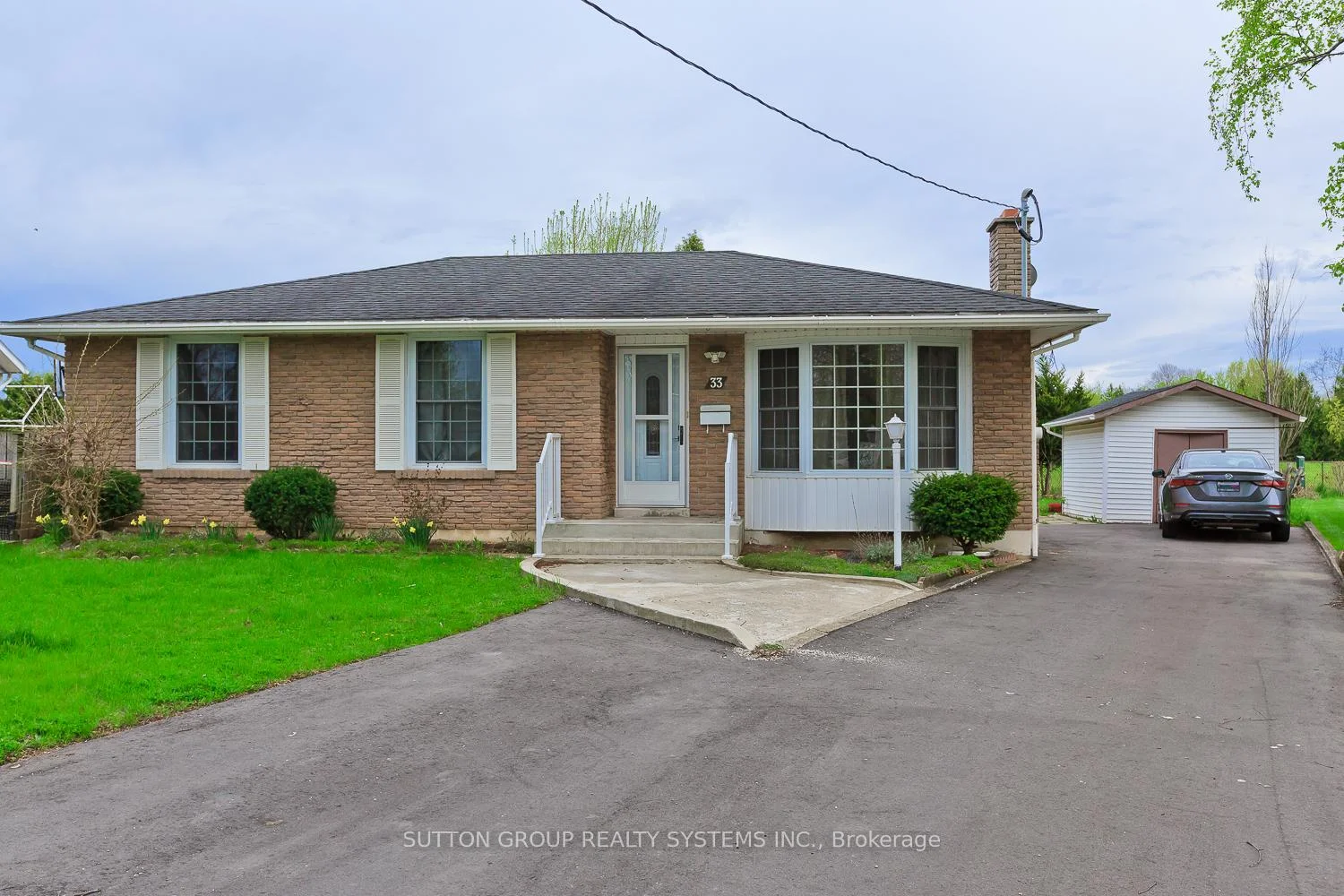 Photo 2 of Unit Main, 33 Crescentwood Drive, St. Catharines, Lakeport — HOMEH