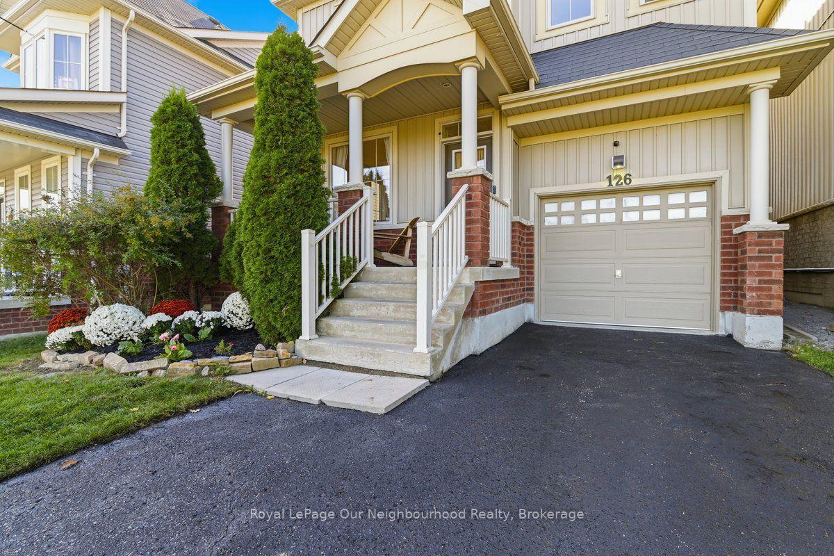 Photo 3 of 126 Ted Miller Crescent, Clarington, Bowmanville — HOMEH