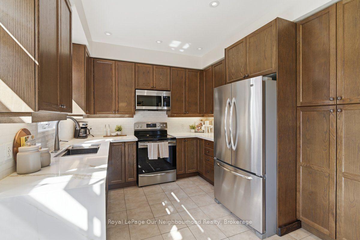 Photo 11 of 126 Ted Miller Crescent, Clarington, Bowmanville — HOMEH