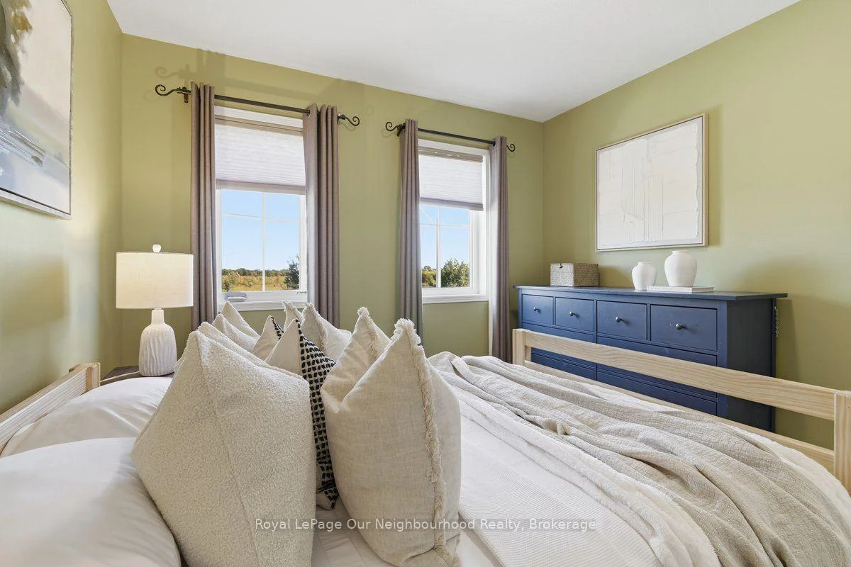 Photo 20 of 126 Ted Miller Crescent, Clarington, Bowmanville — HOMEH