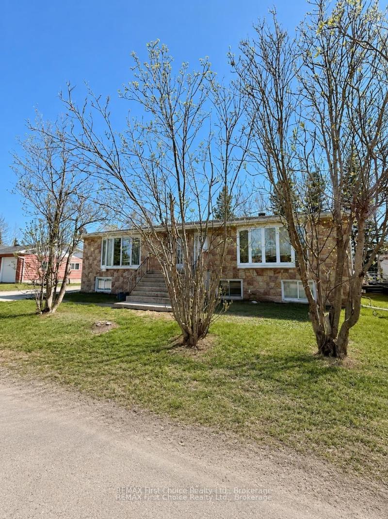 Photo 4 of 113 Cedar Crescent, Greenstone, TB-96 — HOMEH
