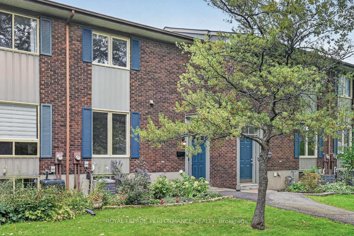Photo 2 of 30 Viewpointe Private, Ottawa, Mooneys Bay/Riverside Park — HOMEH