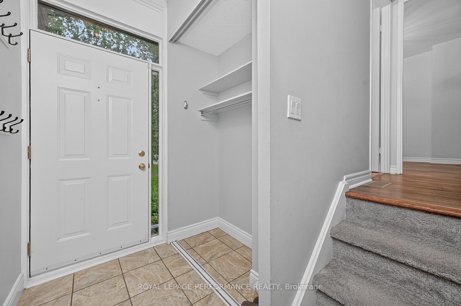 Photo 4 of 30 Viewpointe Private, Ottawa, Mooneys Bay/Riverside Park — HOMEH