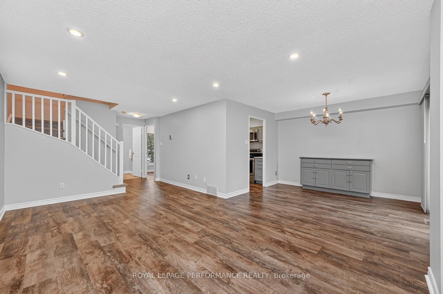 Photo 8 of 30 Viewpointe Private, Ottawa, Mooneys Bay/Riverside Park — HOMEH