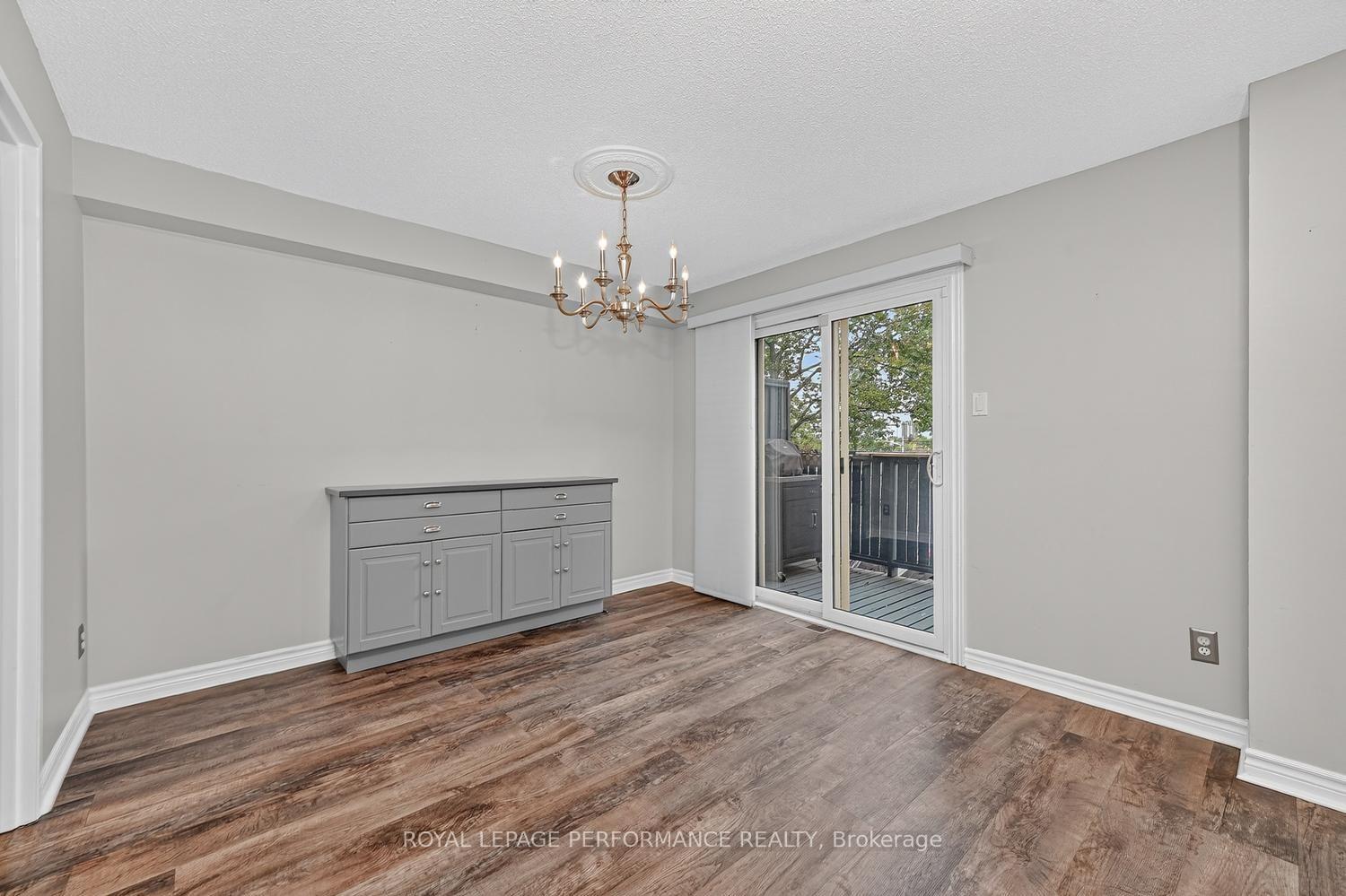Photo 10 of 30 Viewpointe Private, Ottawa, Mooneys Bay/Riverside Park — HOMEH