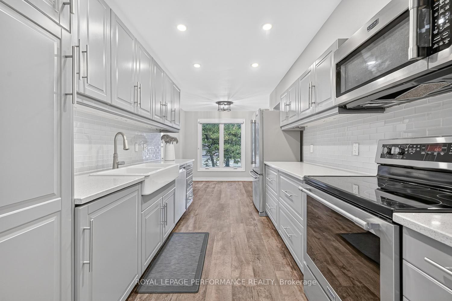 Photo 12 of 30 Viewpointe Private, Ottawa, Mooneys Bay/Riverside Park — HOMEH