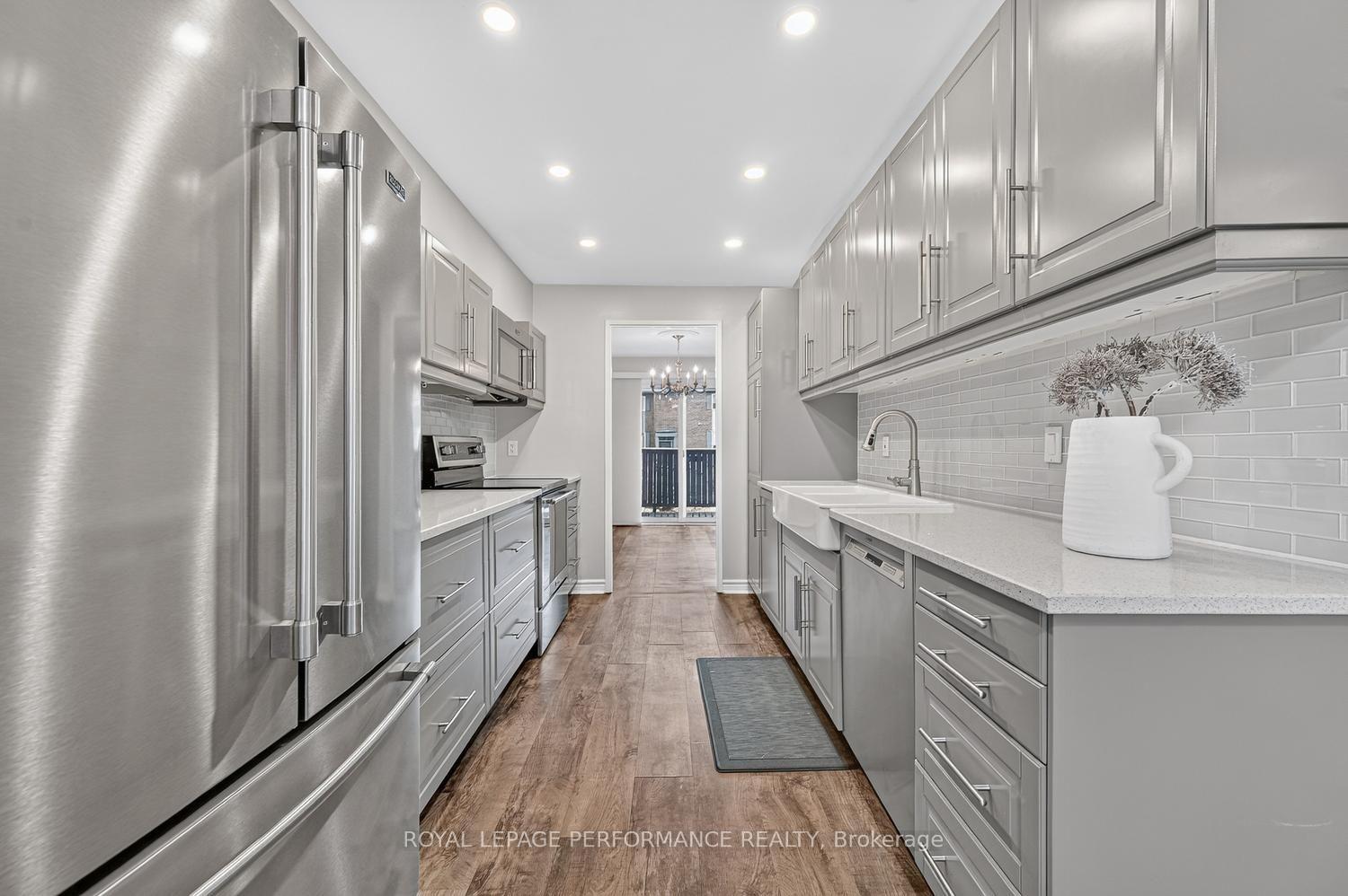 Photo 14 of 30 Viewpointe Private, Ottawa, Mooneys Bay/Riverside Park — HOMEH