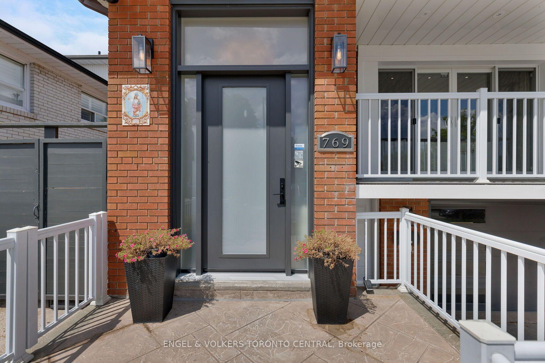 Photo 2 of 769 Annamore Road, Mississauga, Applewood — HOMEH