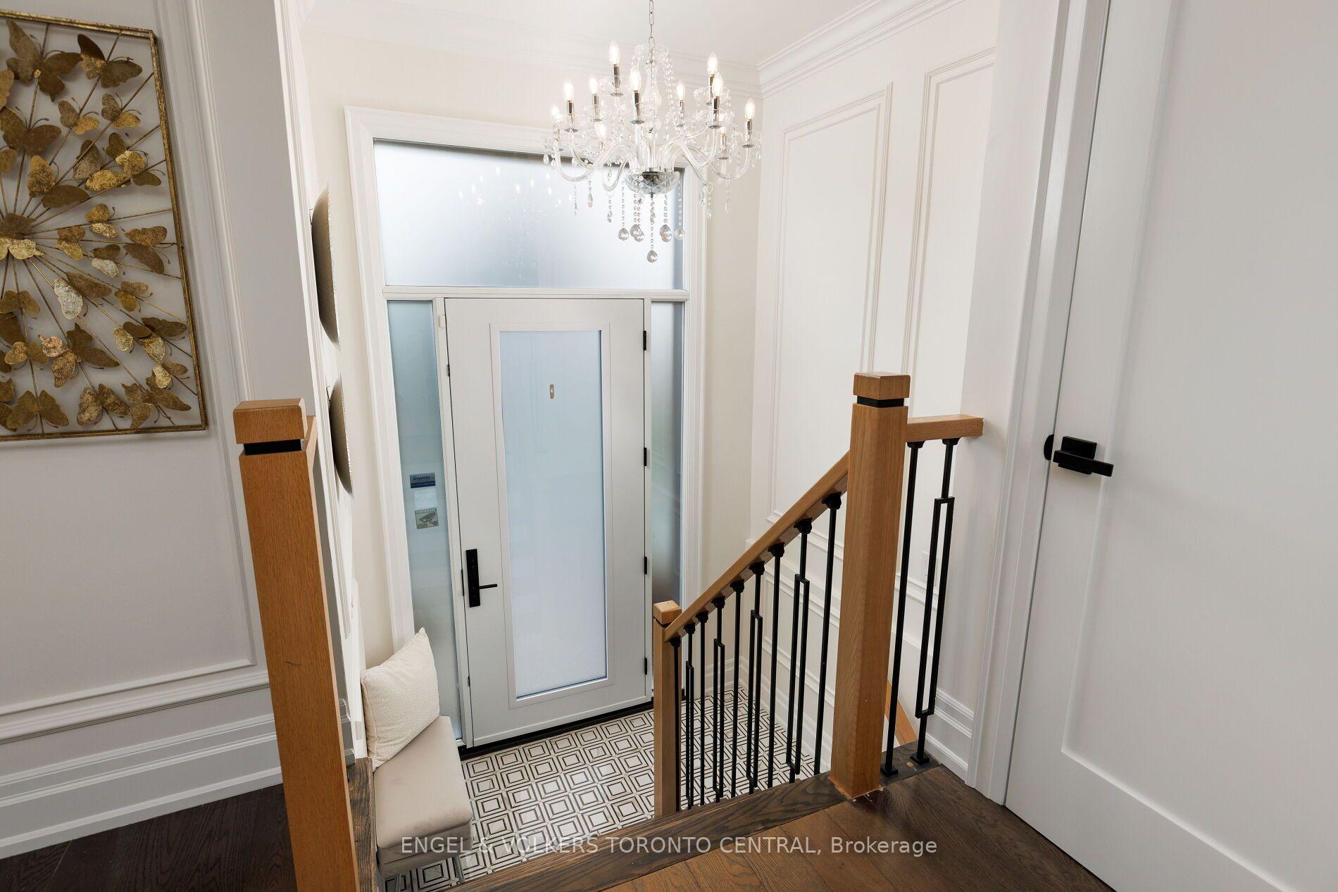 Photo 4 of 769 Annamore Road, Mississauga, Applewood — HOMEH
