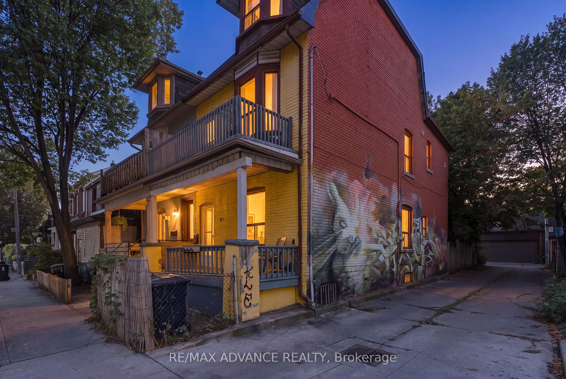 Photo 5 of 82A Augusta Avenue, Toronto, Kensington-Chinatown — HOMEH