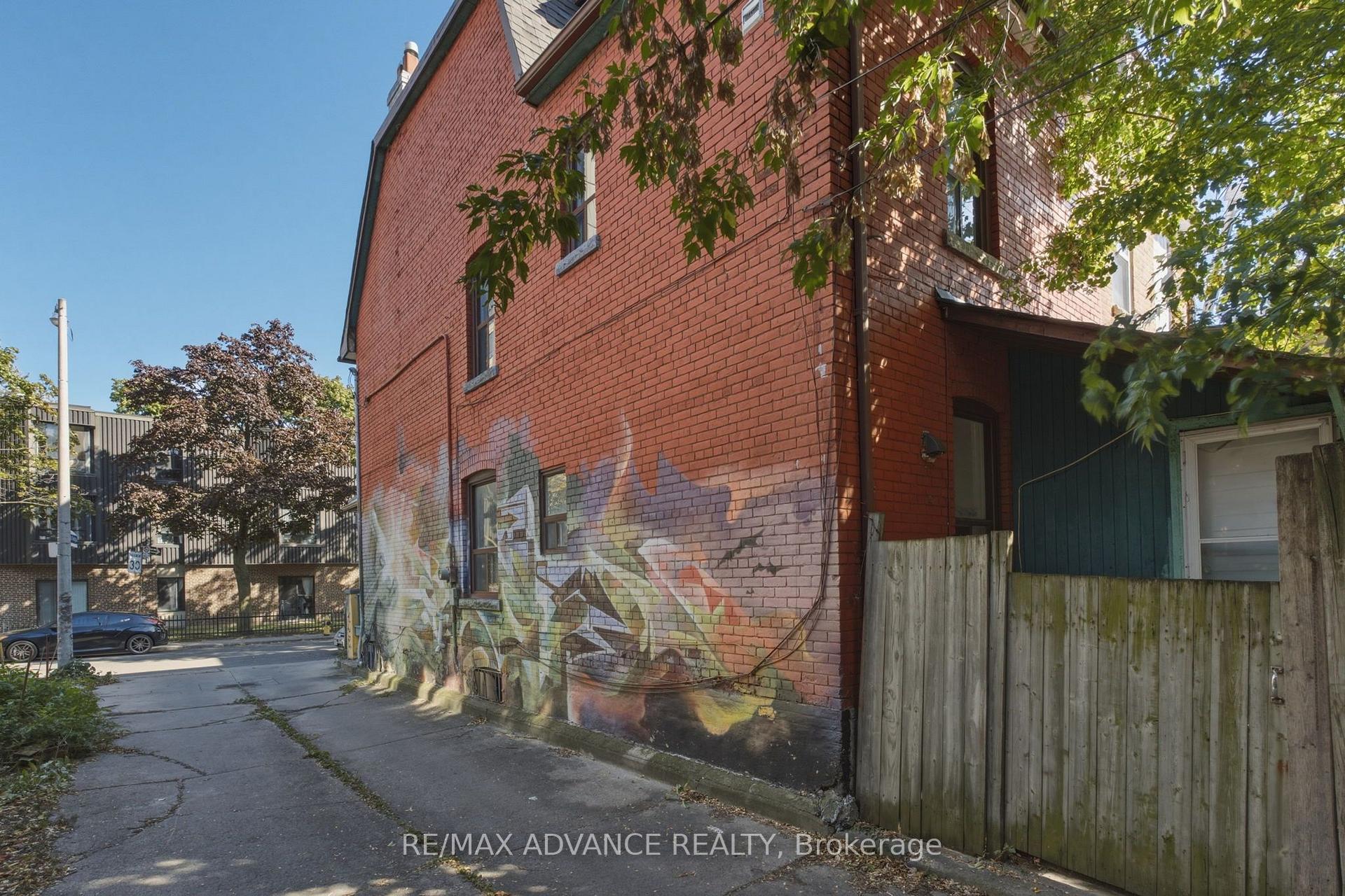 Photo 87 of 82A Augusta Avenue, Toronto, Kensington-Chinatown — HOMEH