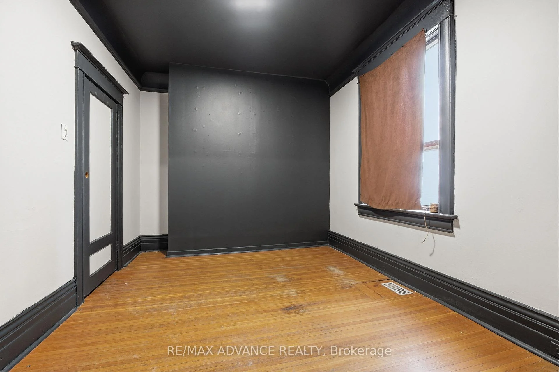 Photo 18 of 82A Augusta Avenue, Toronto, Kensington-Chinatown — HOMEH