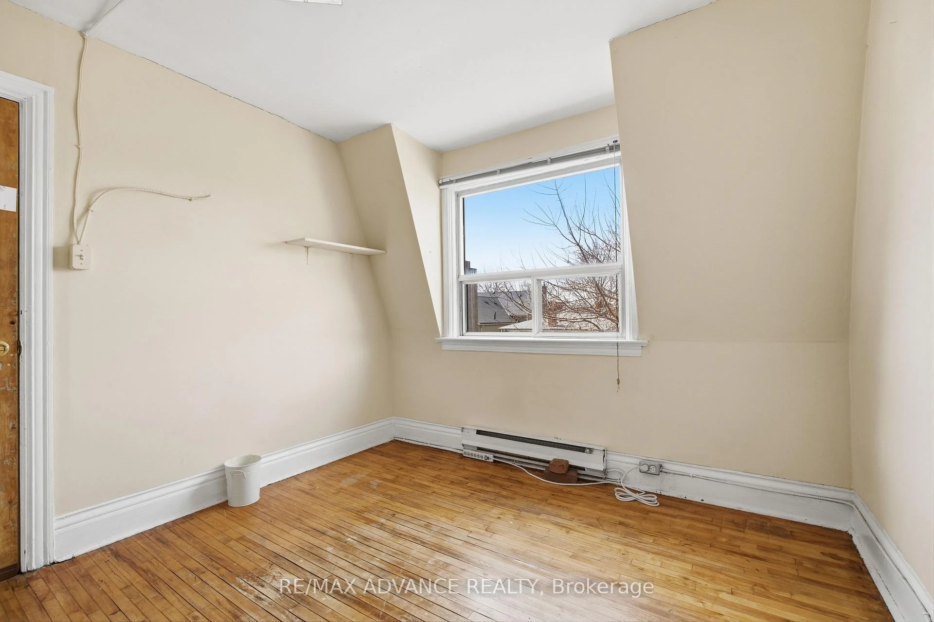 Photo 80 of 82A Augusta Avenue, Toronto, Kensington-Chinatown — HOMEH