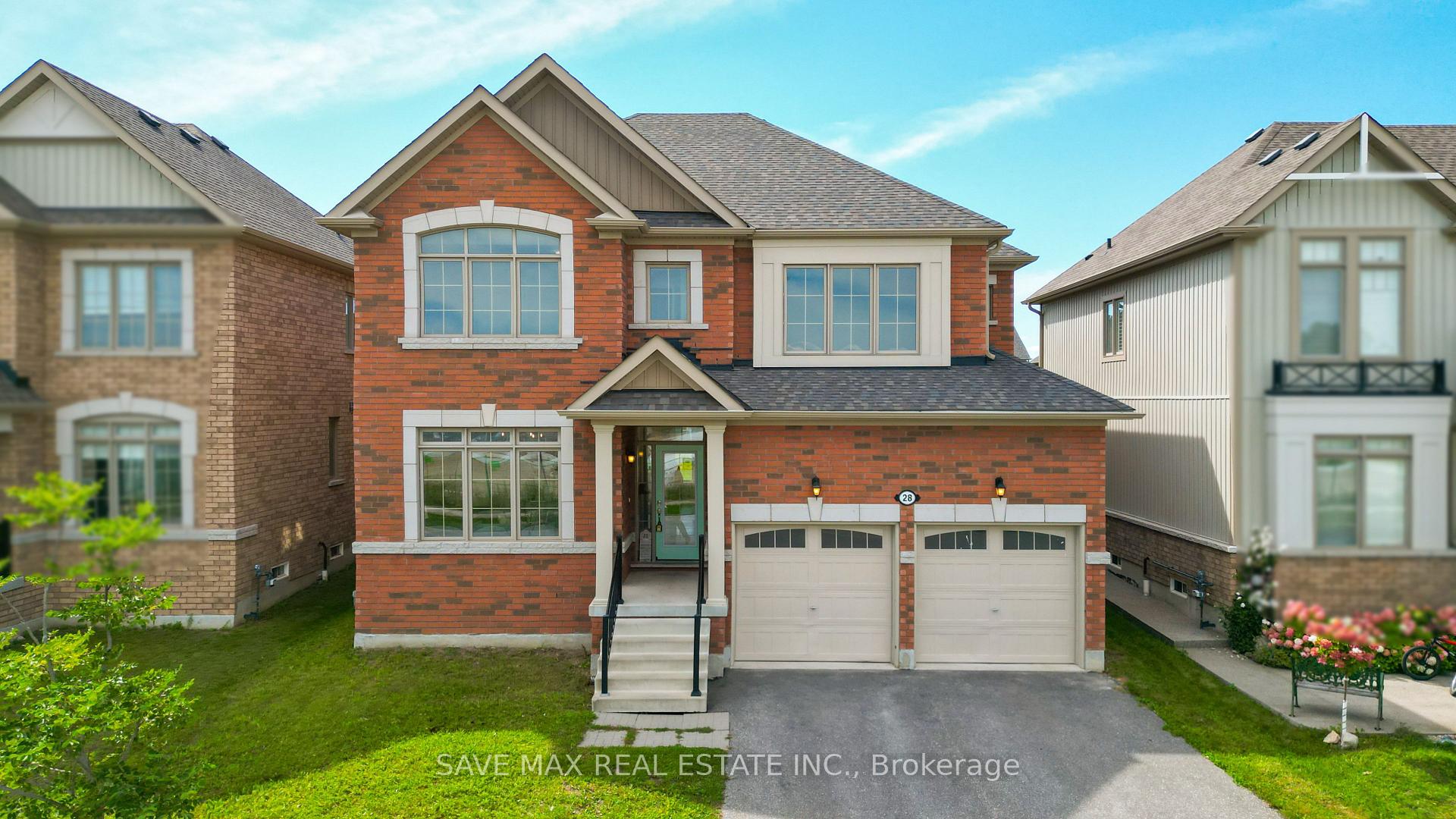 Photo 2 of 28 Dey Drive W, Collingwood — HOMEH