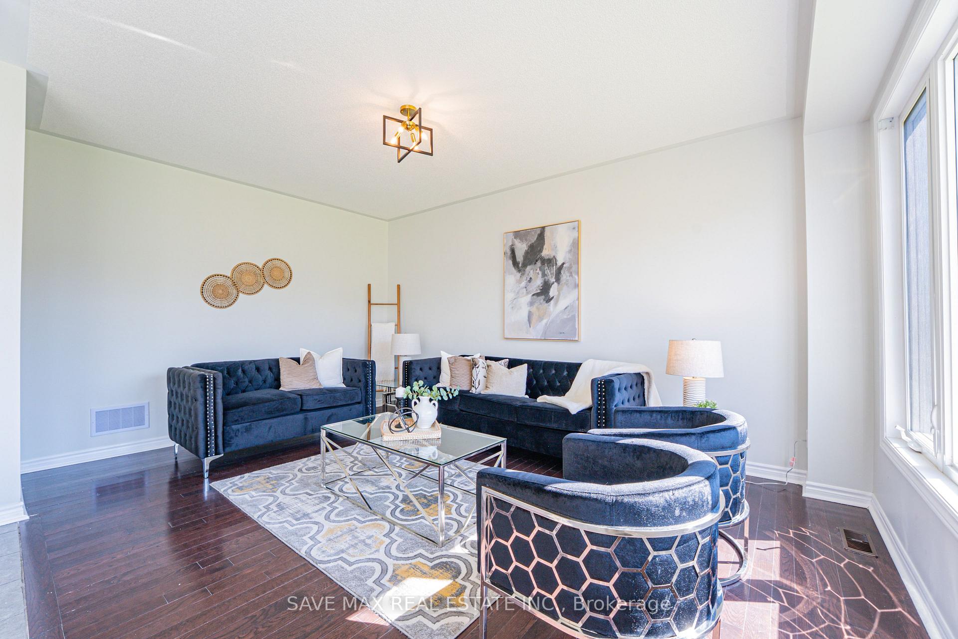 Photo 10 of 28 Dey Drive W, Collingwood — HOMEH