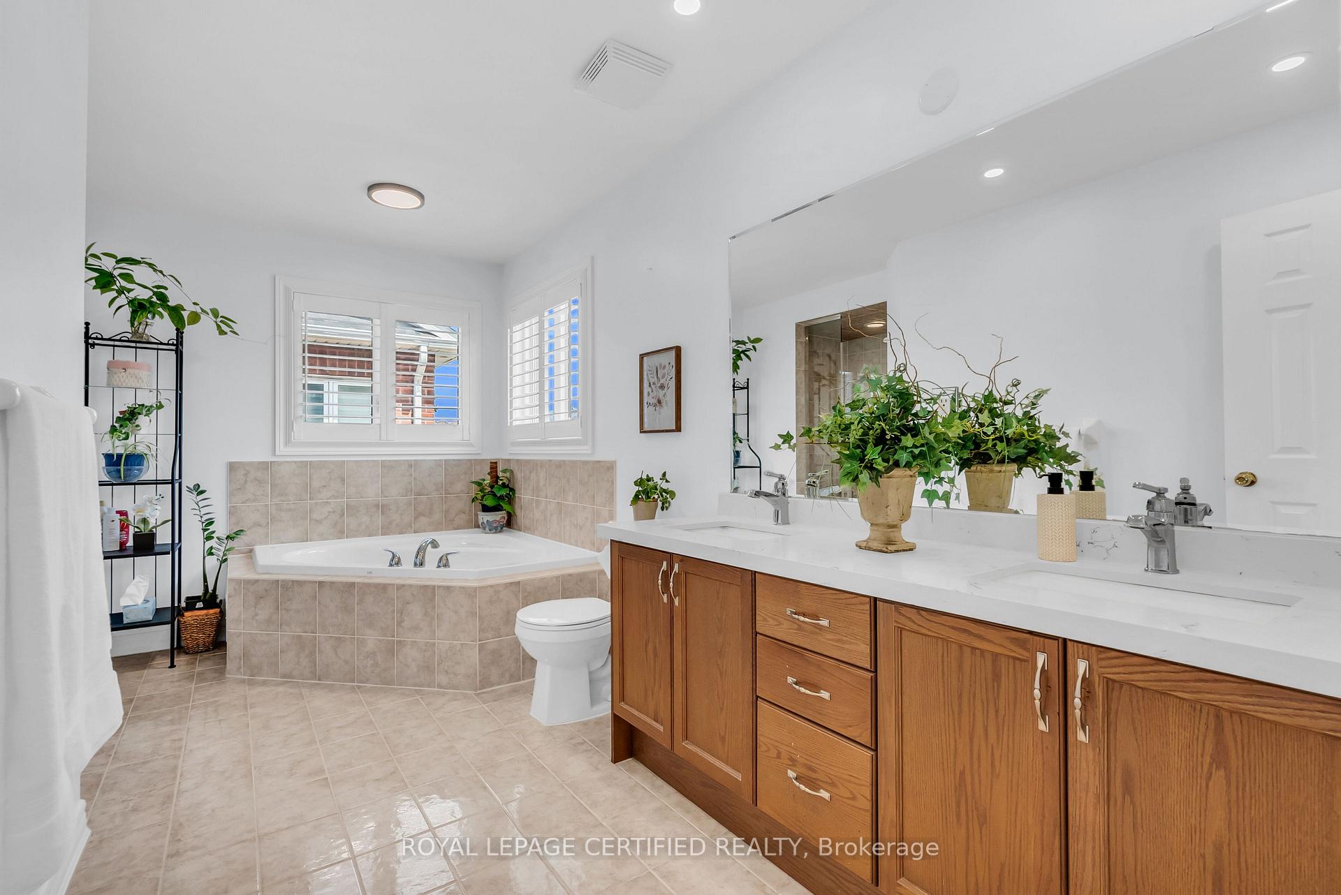 Photo 20 of 236 Pringle Avenue, Milton, Scott — HOMEH
